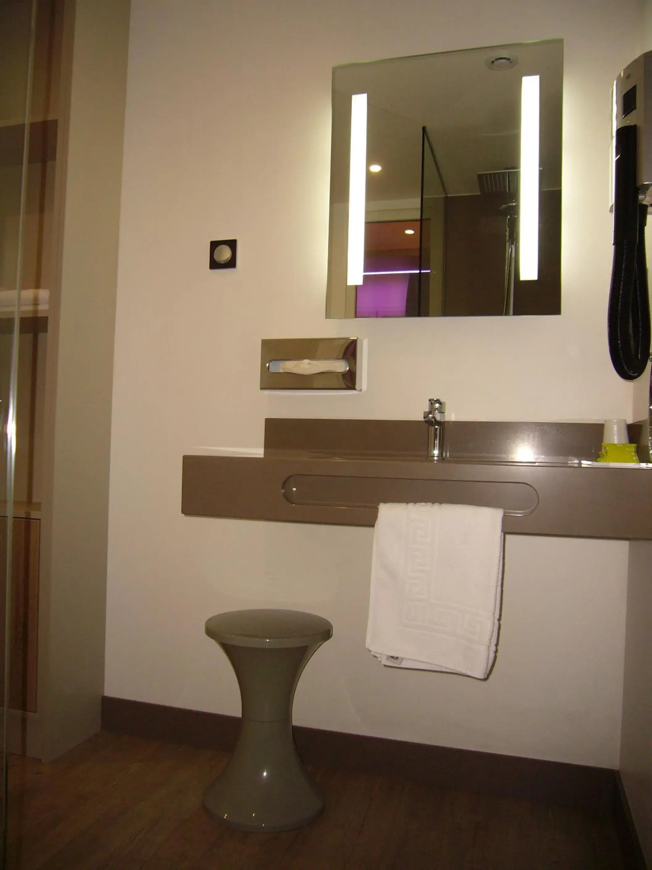 Bathroom in Hotel et Résidence Le Clos Cerdan Bathroom in Hotel et Résidence Le Clos Cerdan