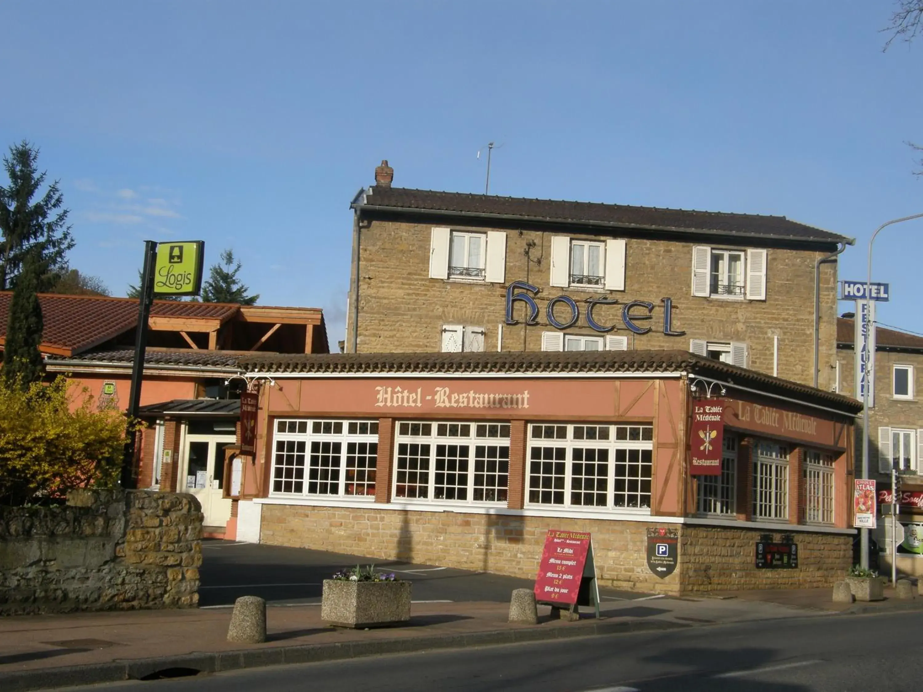 Facade/entrance in La Tablée Médiévale Facade/entrance in La Tablée Médiévale