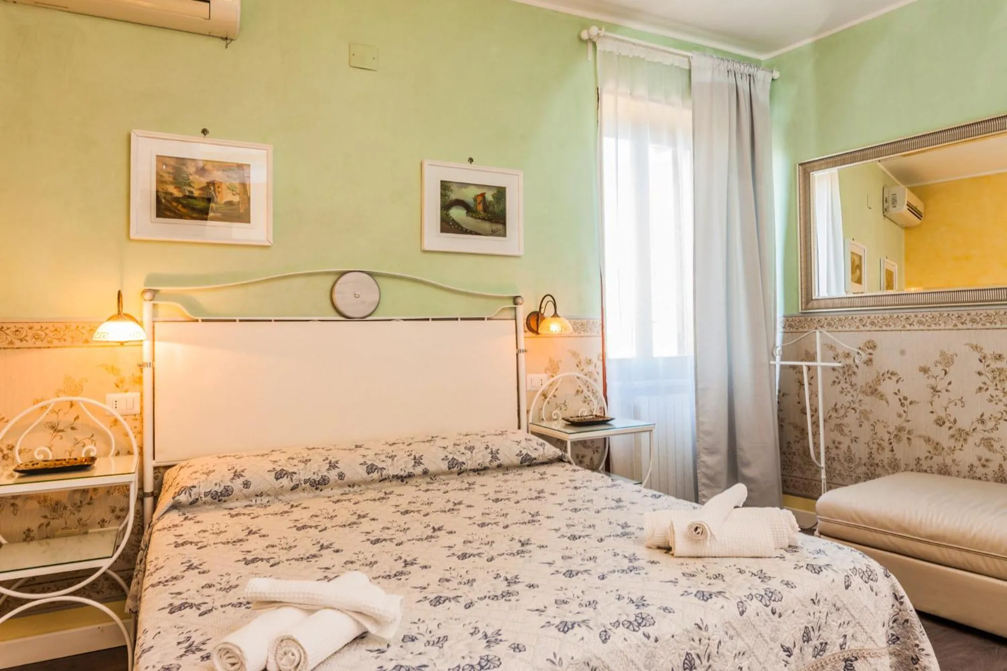 Bed in Albergo Della Corte