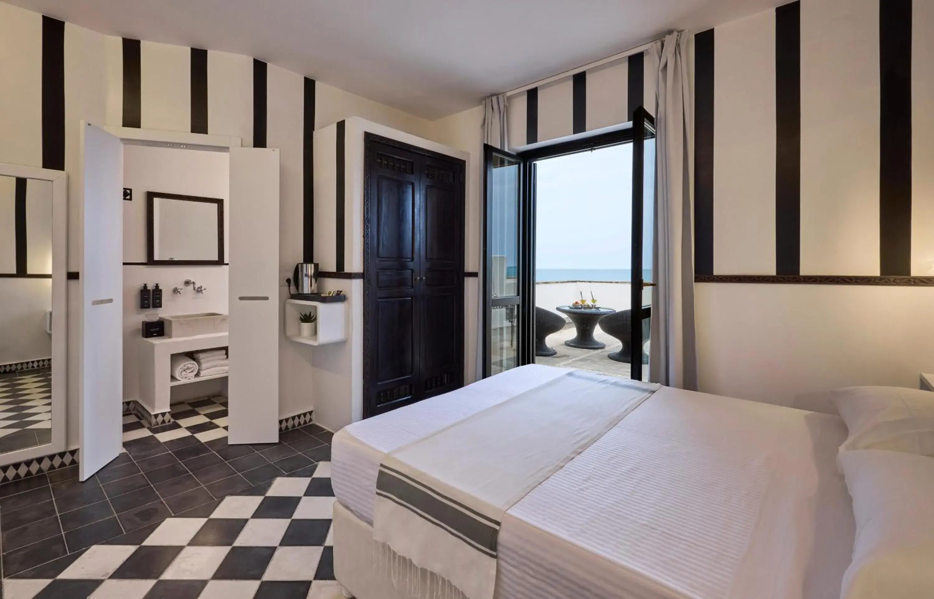 Balcony/Terrace, Bed in La Casa E Il Mare, Private Bay Hotel Balcony/Terrace, Bed in La Casa E Il Mare, Private Bay Hotel