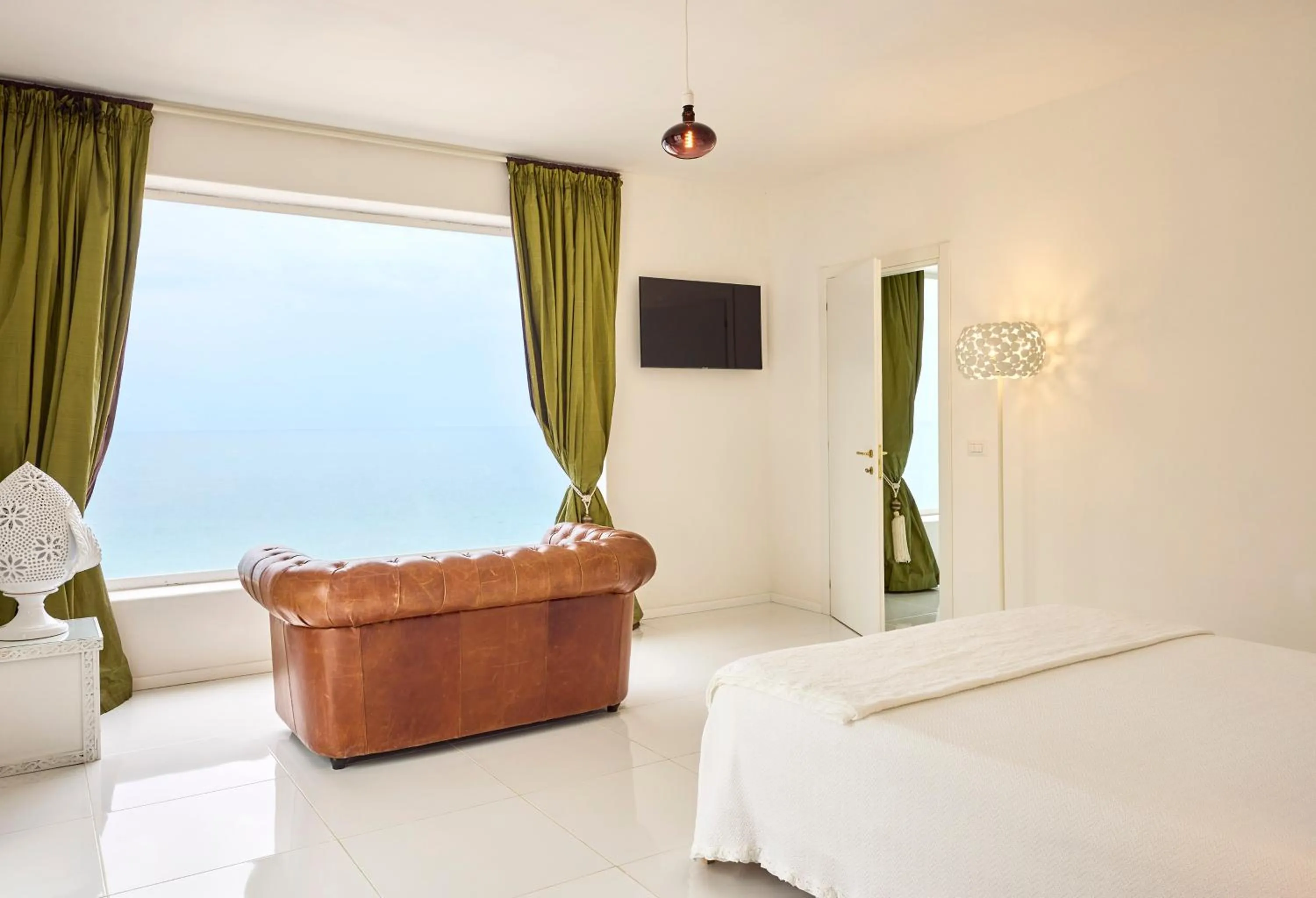 Bedroom, Bed in La Casa E Il Mare, Private Bay Hotel