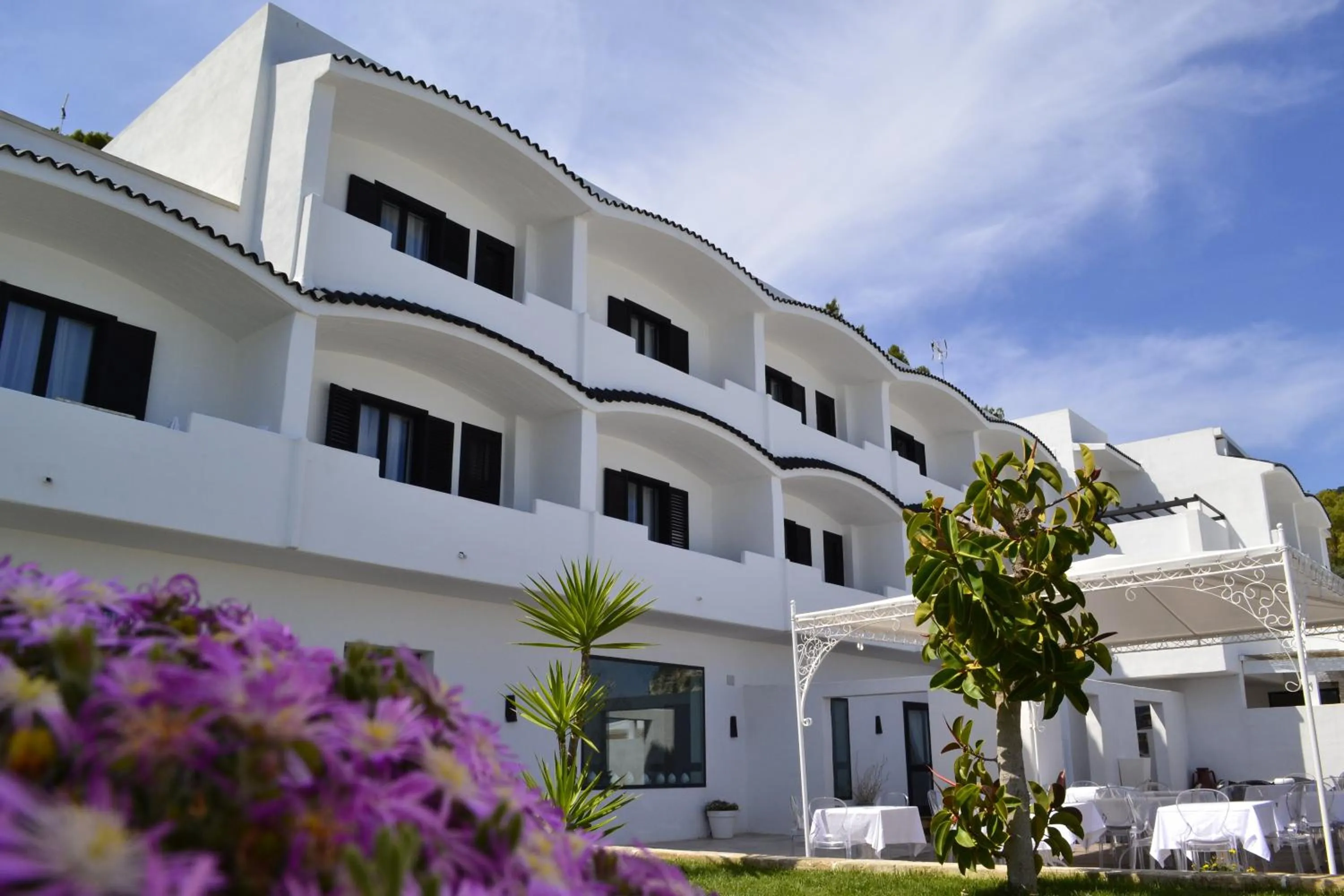 Facade/entrance in La Casa E Il Mare, Private Bay Hotel