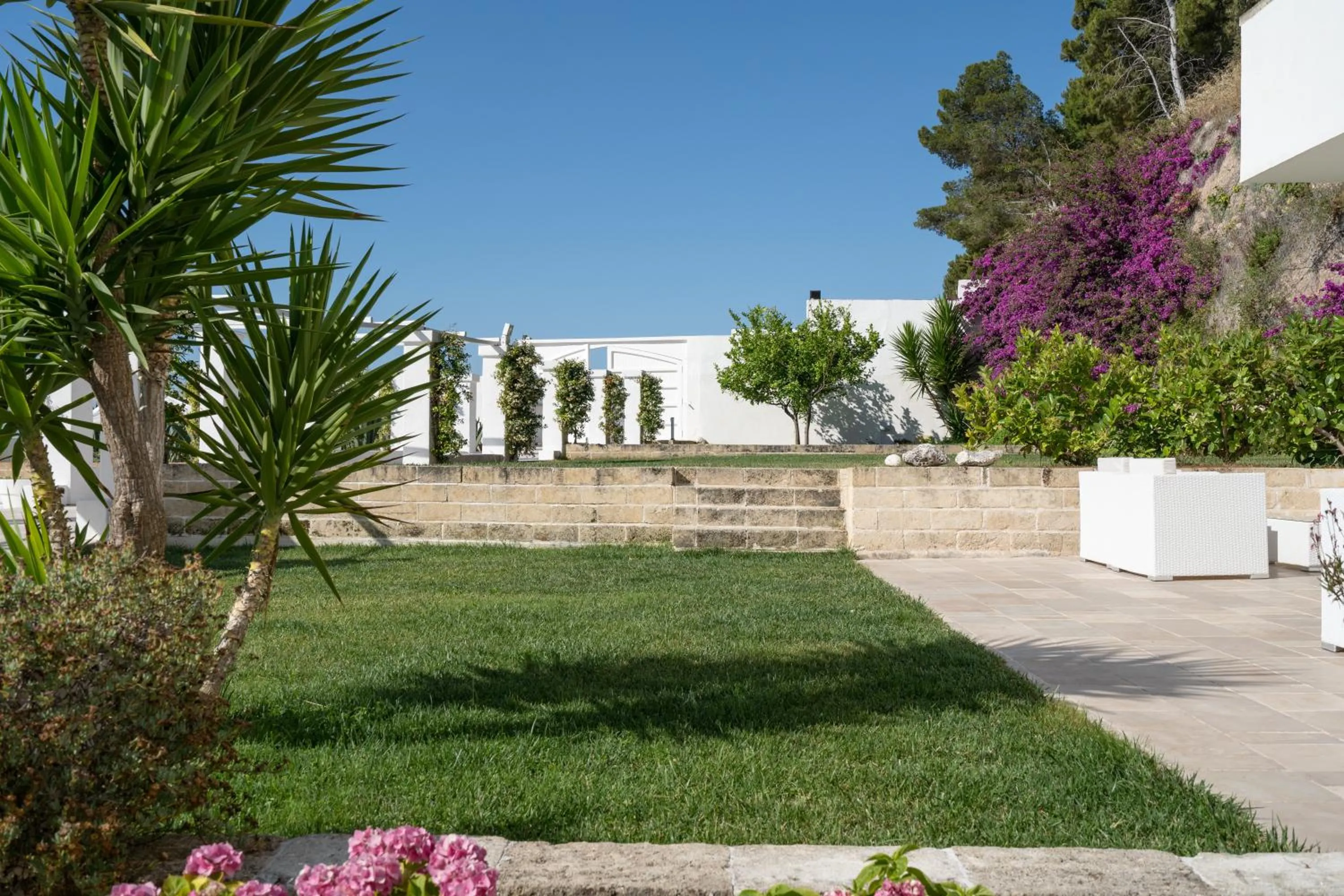 Garden in La Casa E Il Mare, Private Bay Hotel
