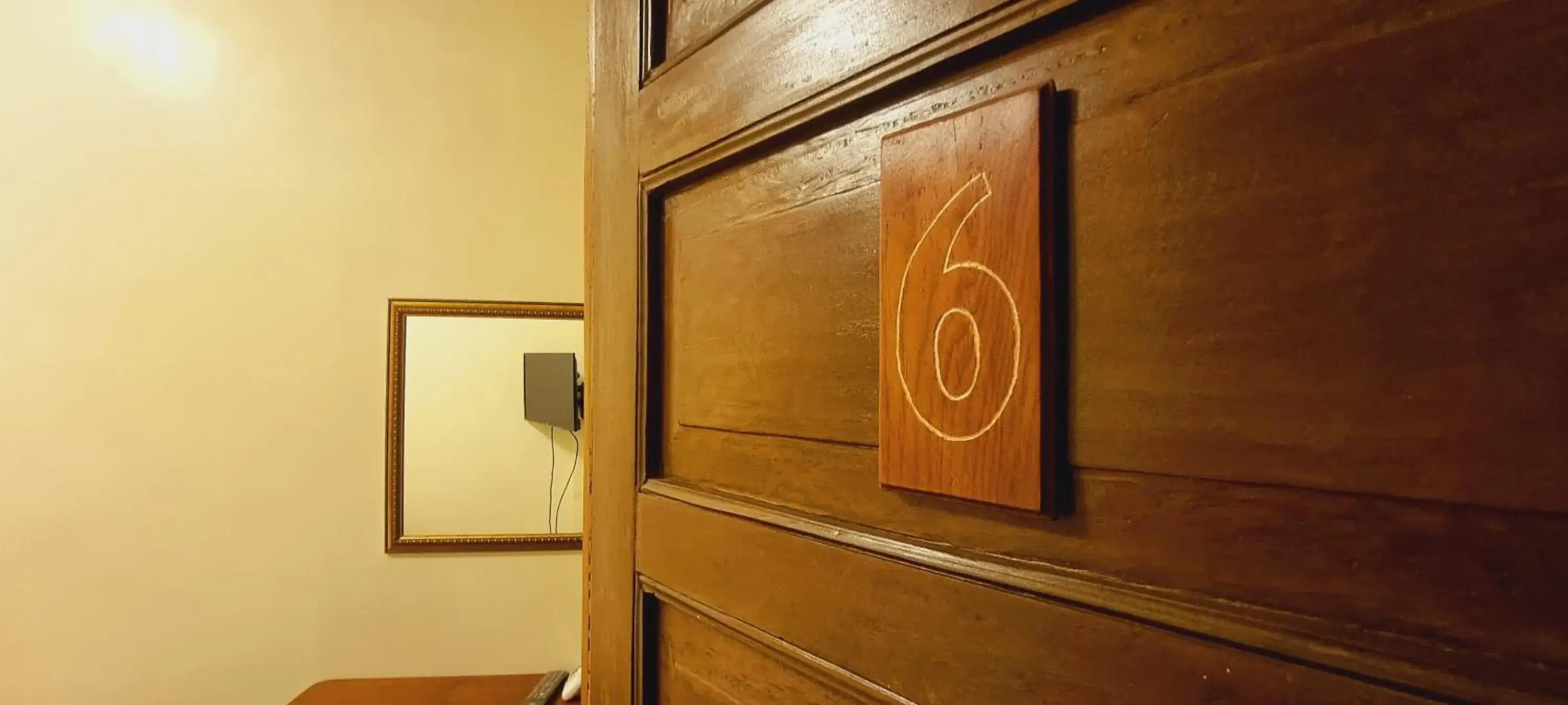 Budget Double Room in Casa Familya Budget Double Room in Casa Familya