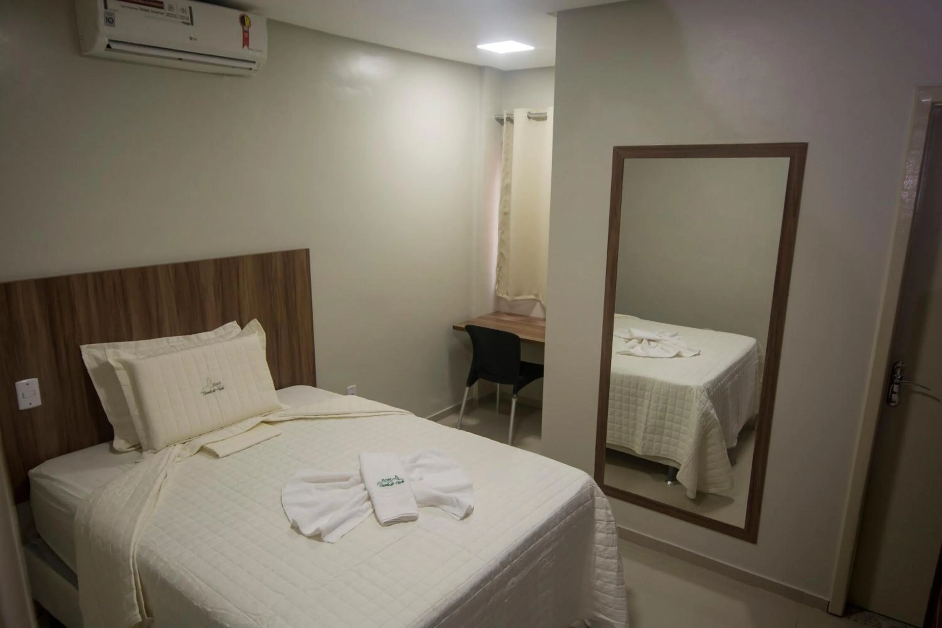 Bed in Hotel Encosta do Horto