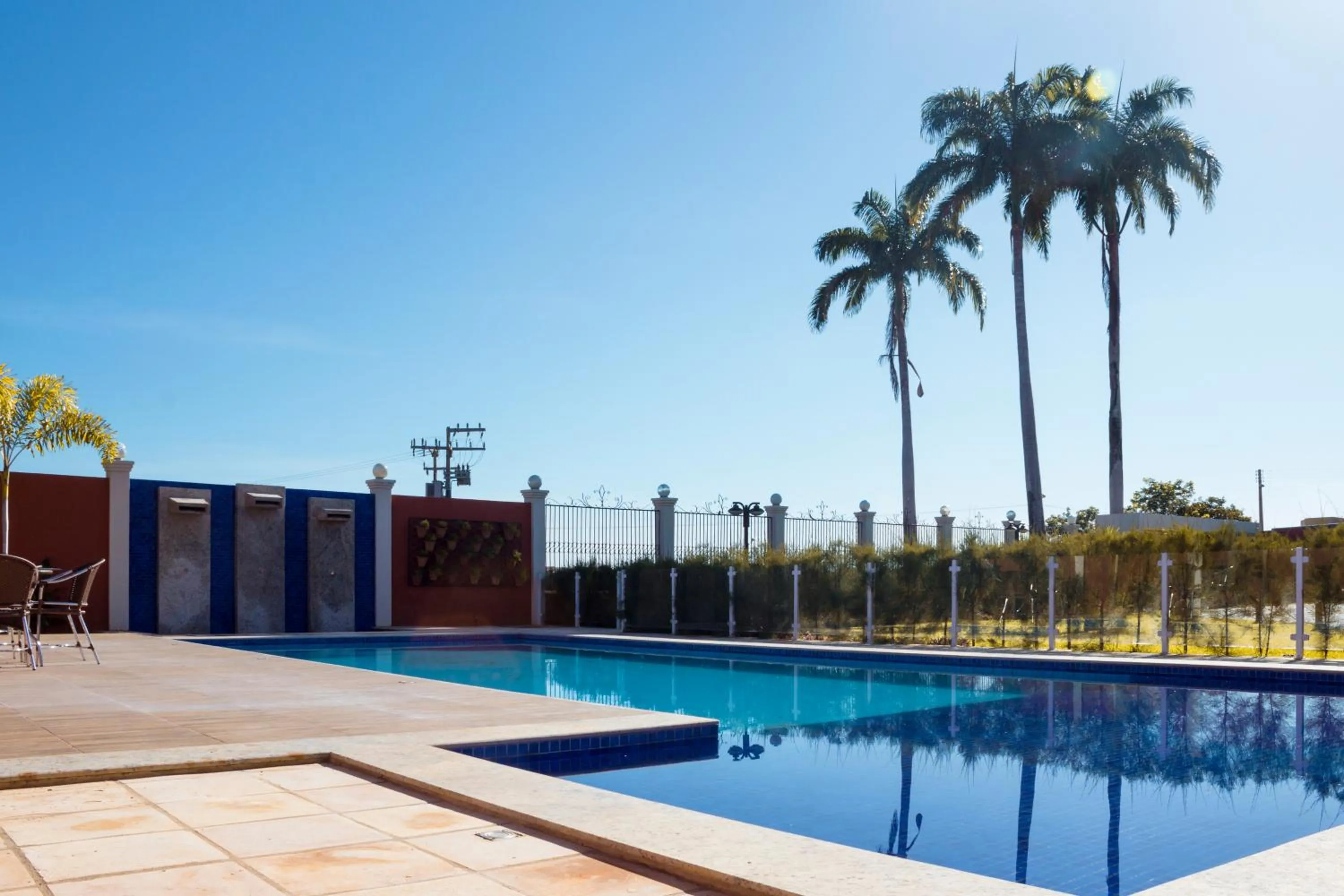 Swimming pool in Hotel Encosta do Horto
