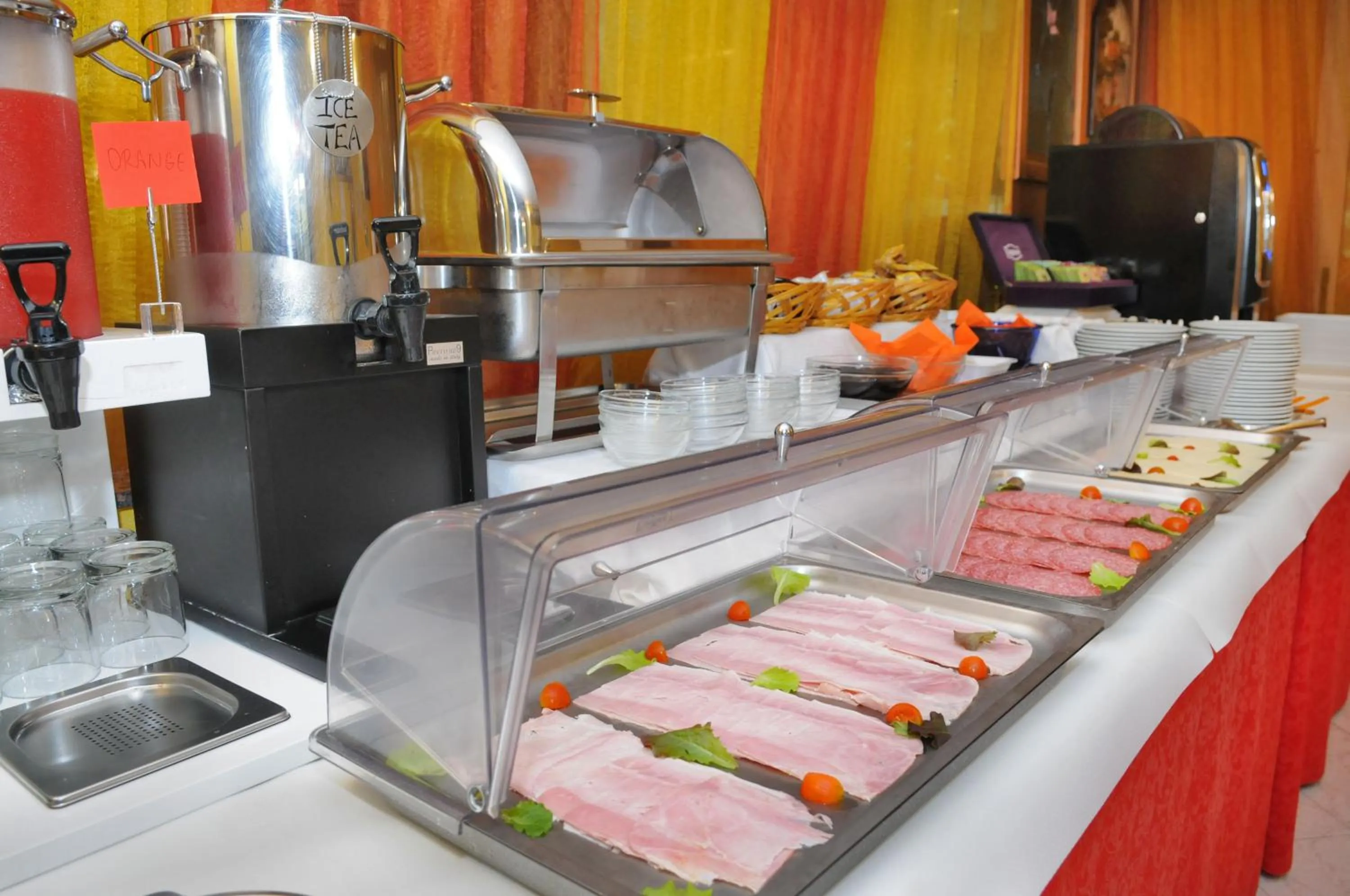 Buffet breakfast in Hotel Fortuna