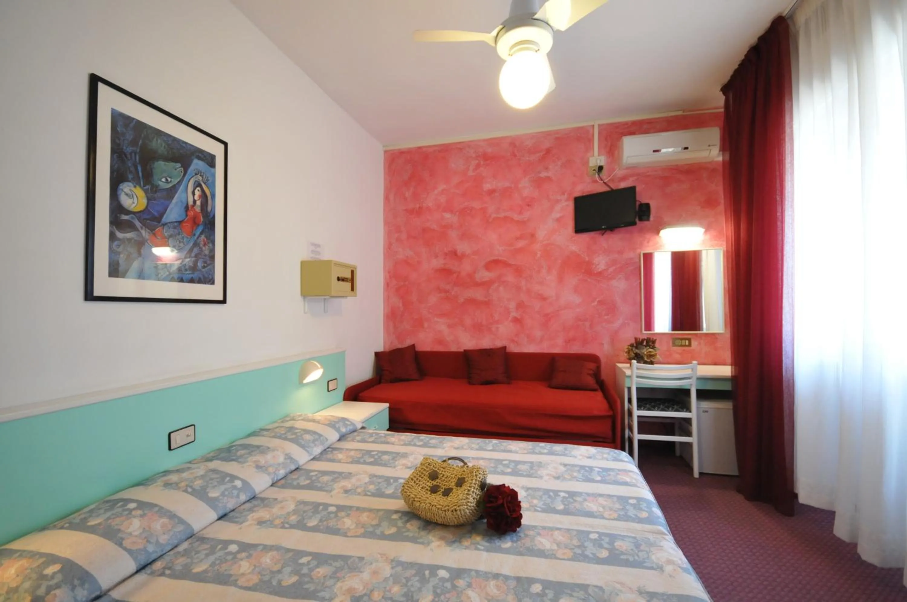 Photo of the whole room in Hotel Fortuna