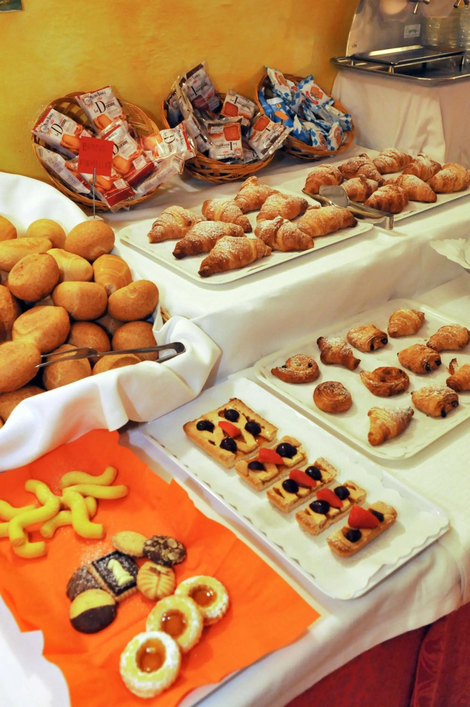 Buffet breakfast in Hotel Fortuna