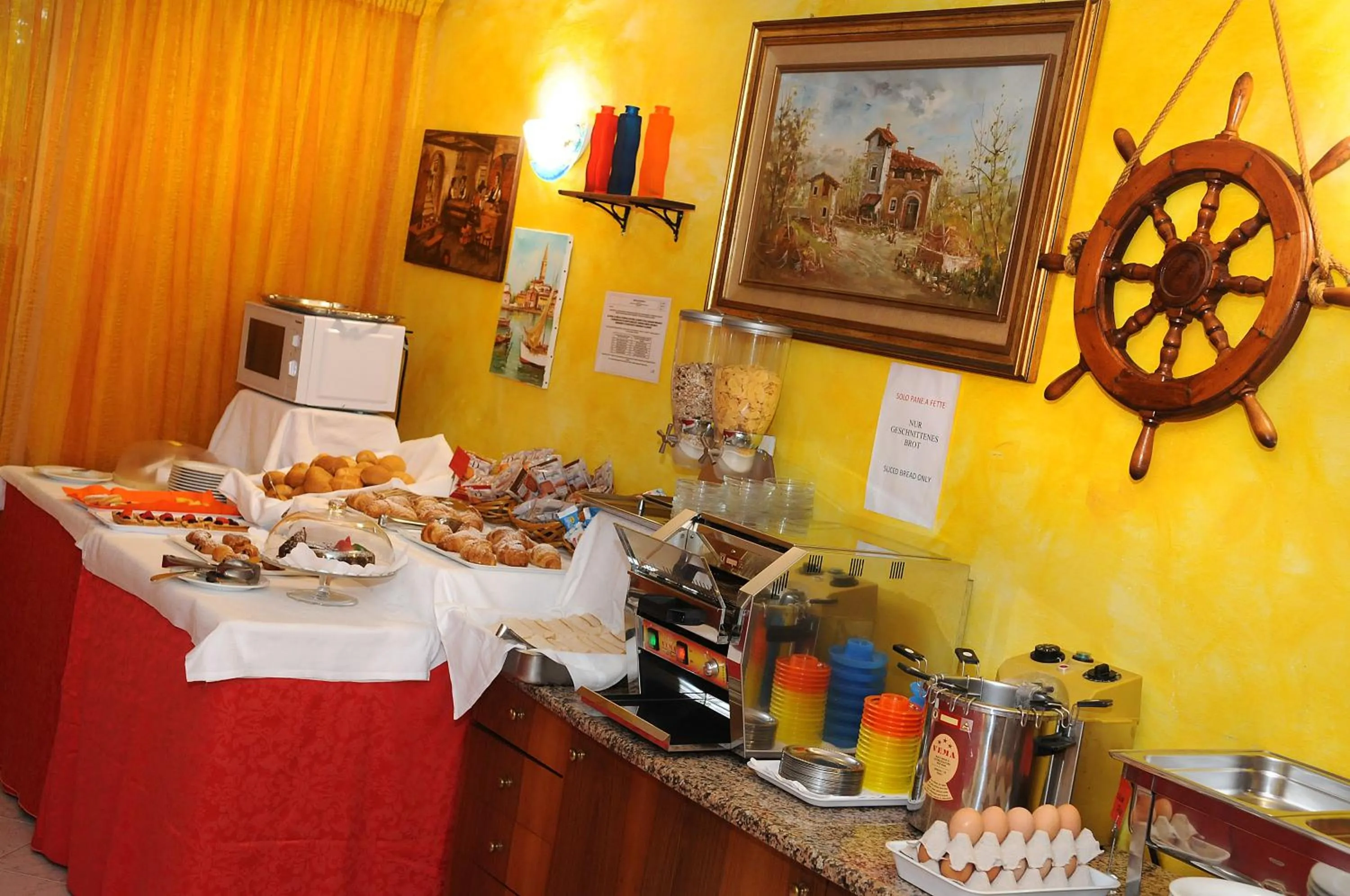 Buffet breakfast in Hotel Fortuna