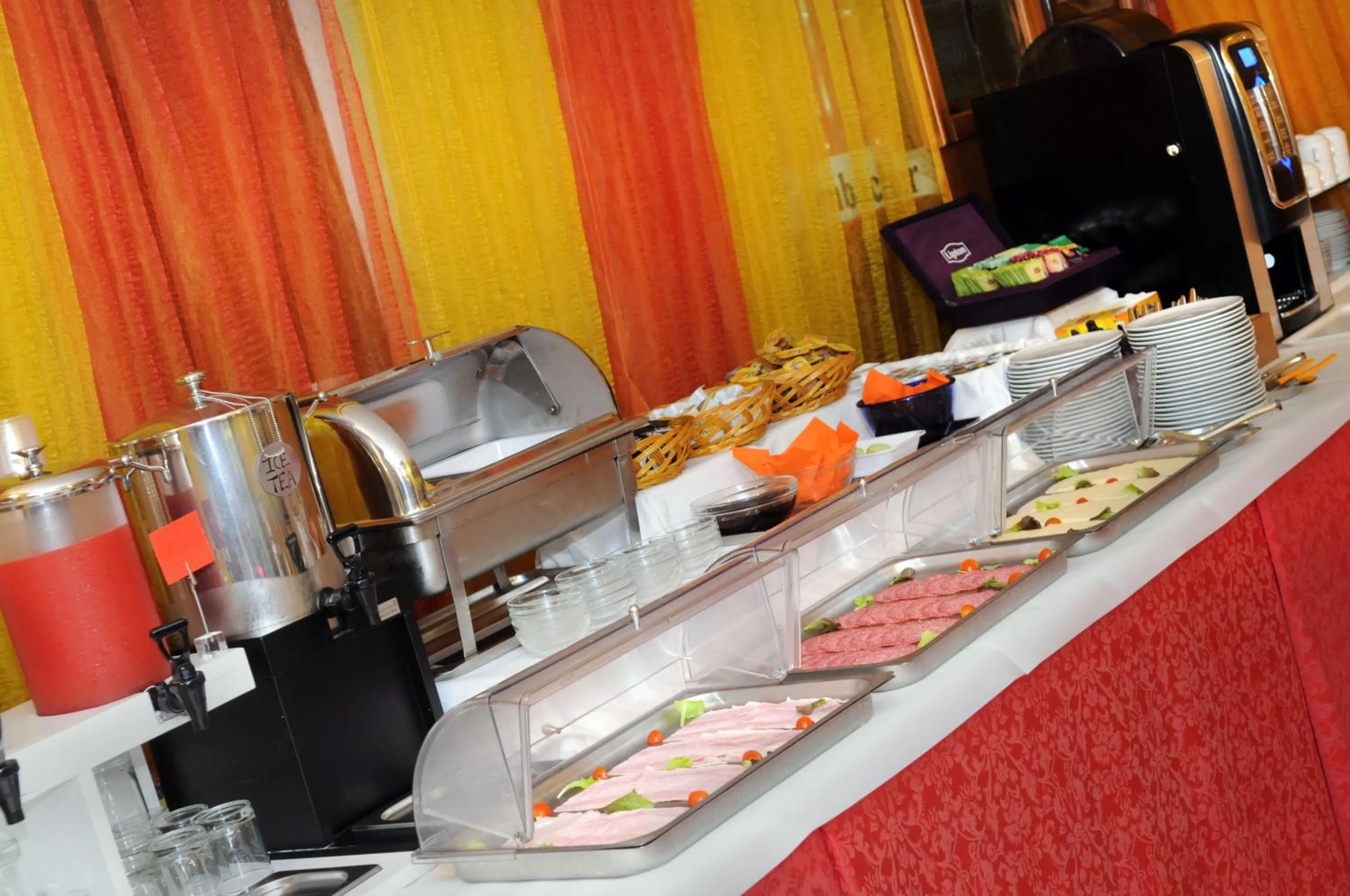 Buffet breakfast in Hotel Fortuna