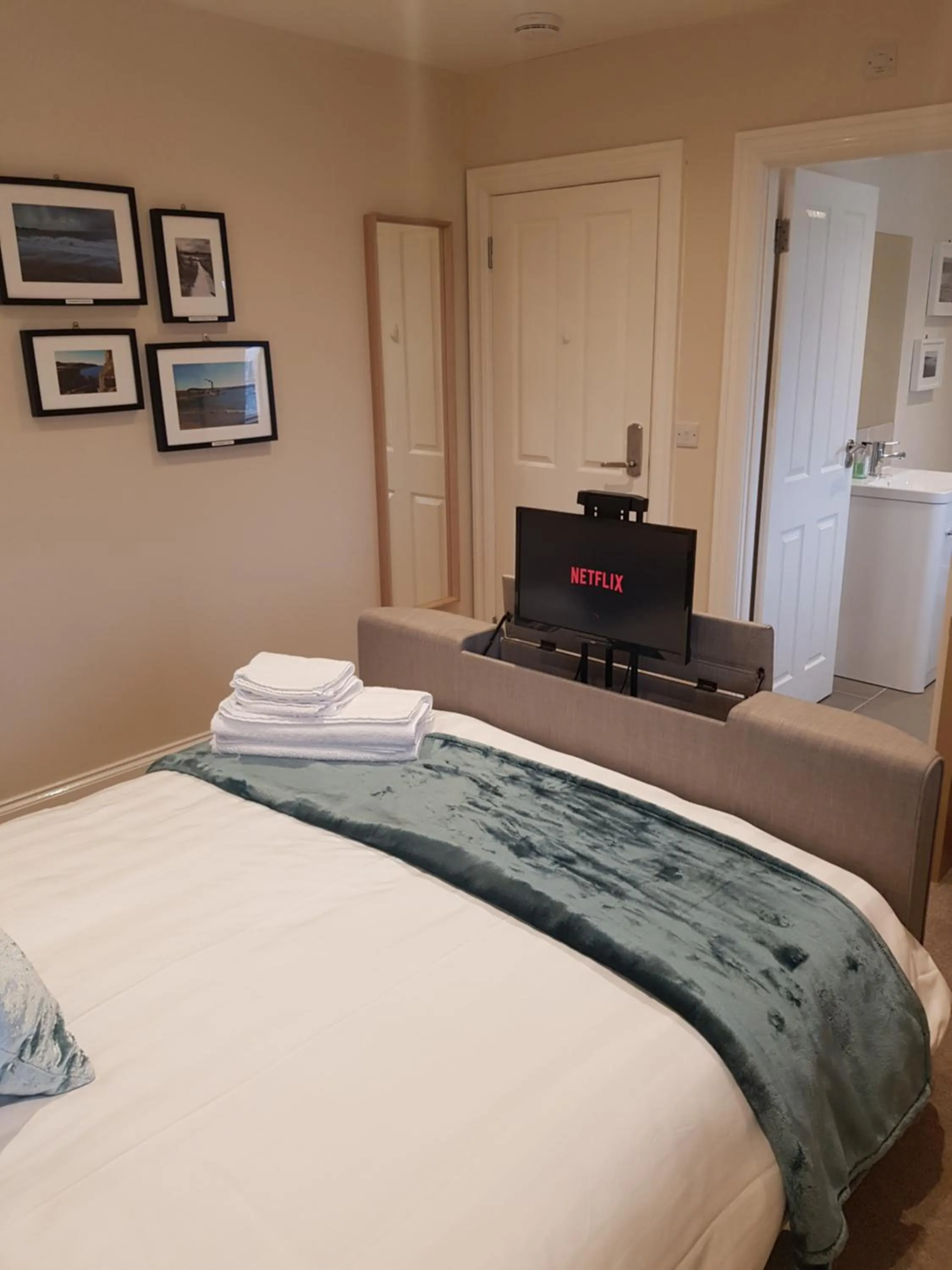 Bedroom, Bed in Crag Na Cor B&B