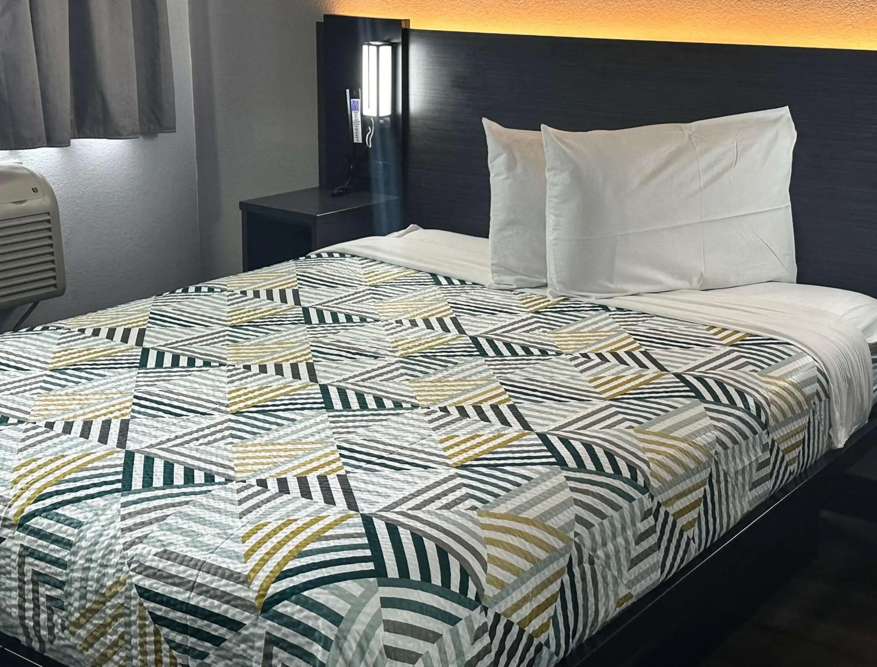 Bedroom, Bed in Motel 6-Kissimmee, FL - Orlando