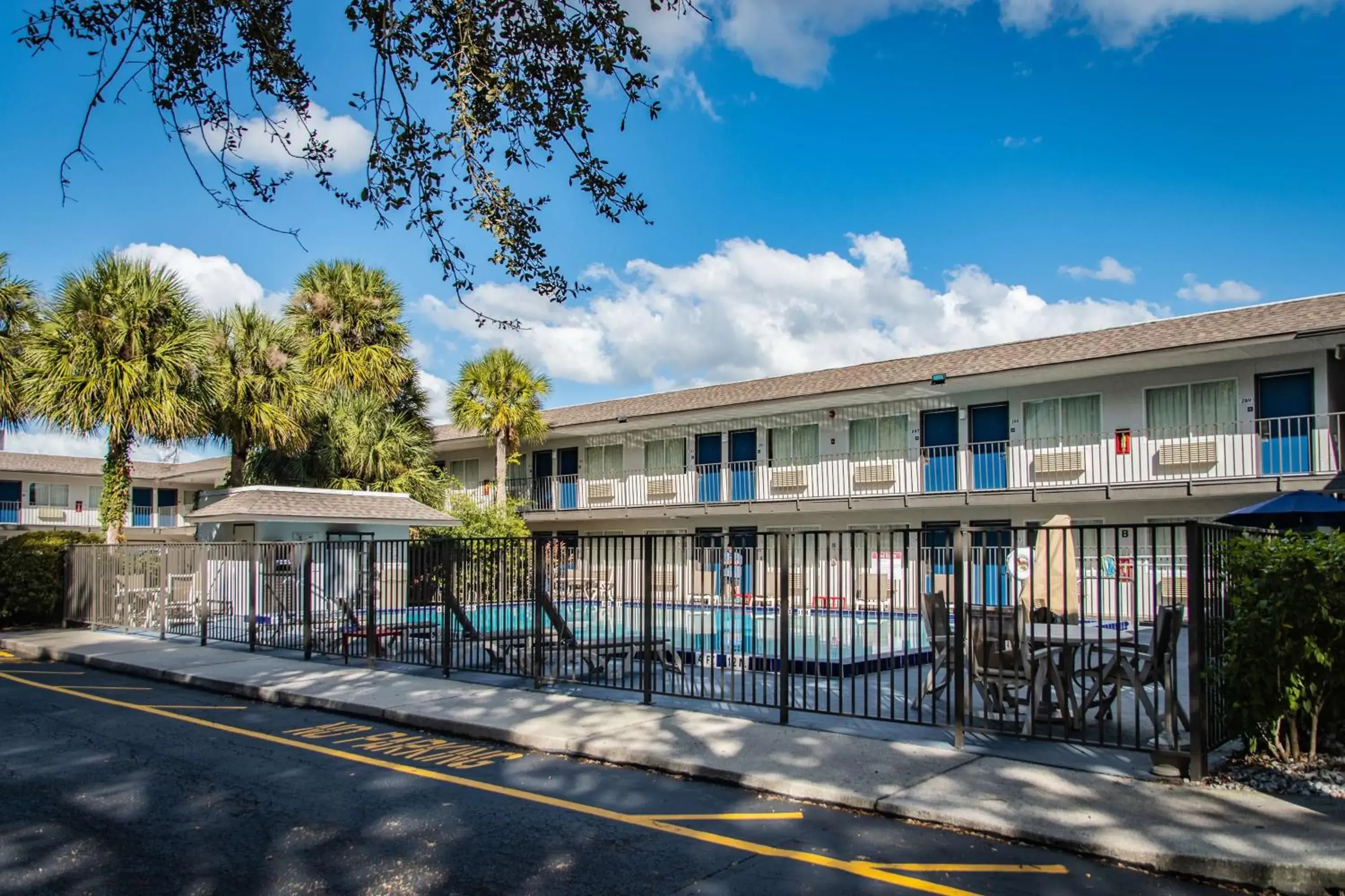 Pool view, Property Building in Motel 6-Kissimmee, FL - Orlando