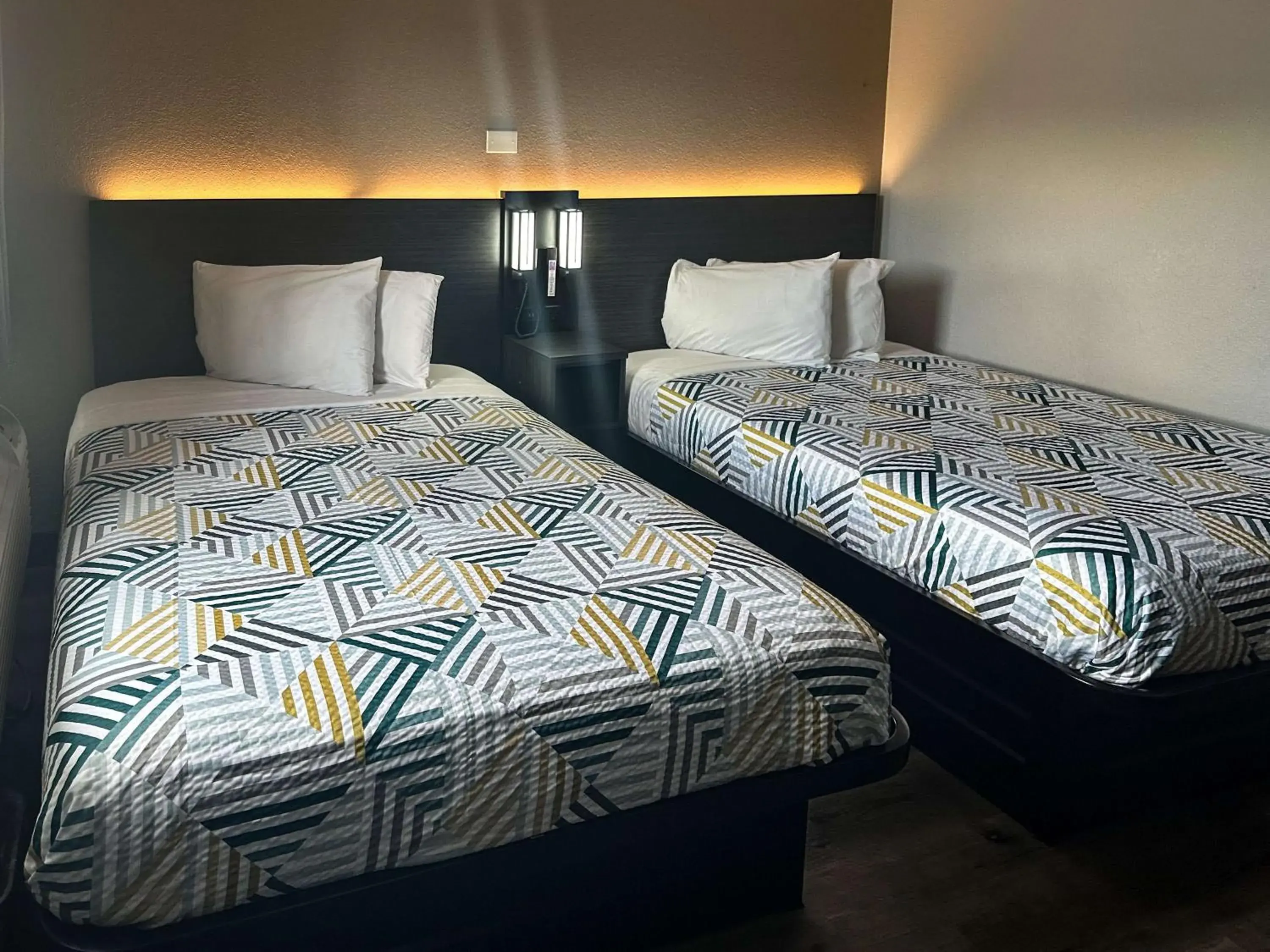 Bedroom, Bed in Motel 6-Kissimmee, FL - Orlando