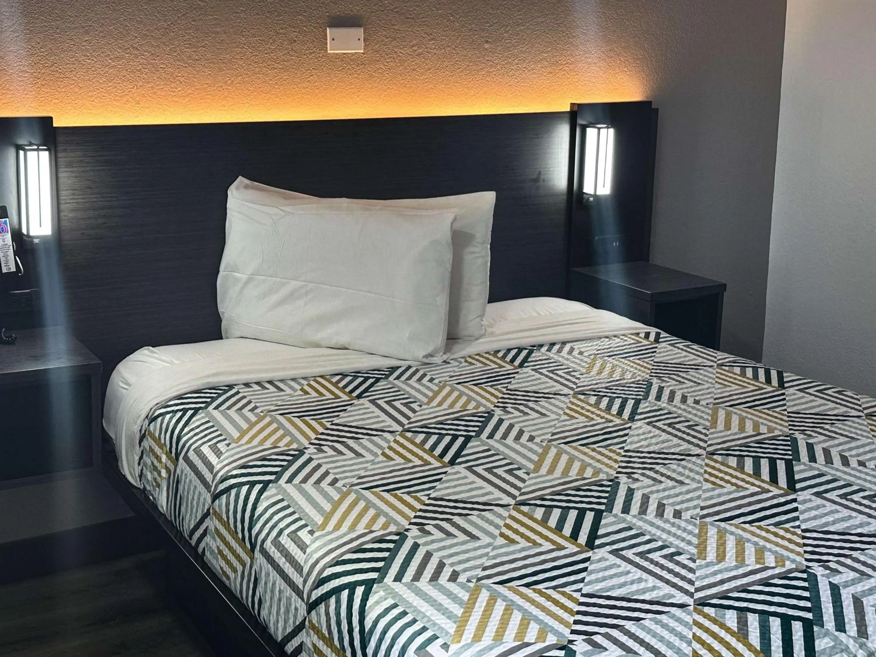 Bedroom, Bed in Motel 6-Kissimmee, FL - Orlando