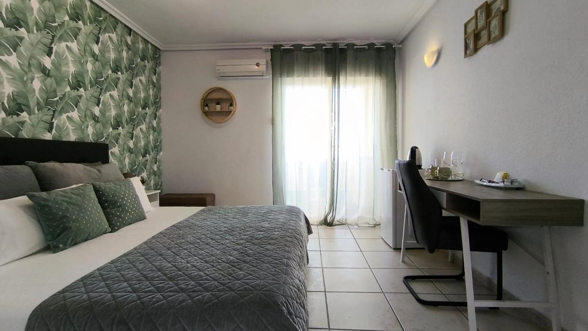 Balcony/Terrace, Bed in Hotel Costa Blanca Rojales