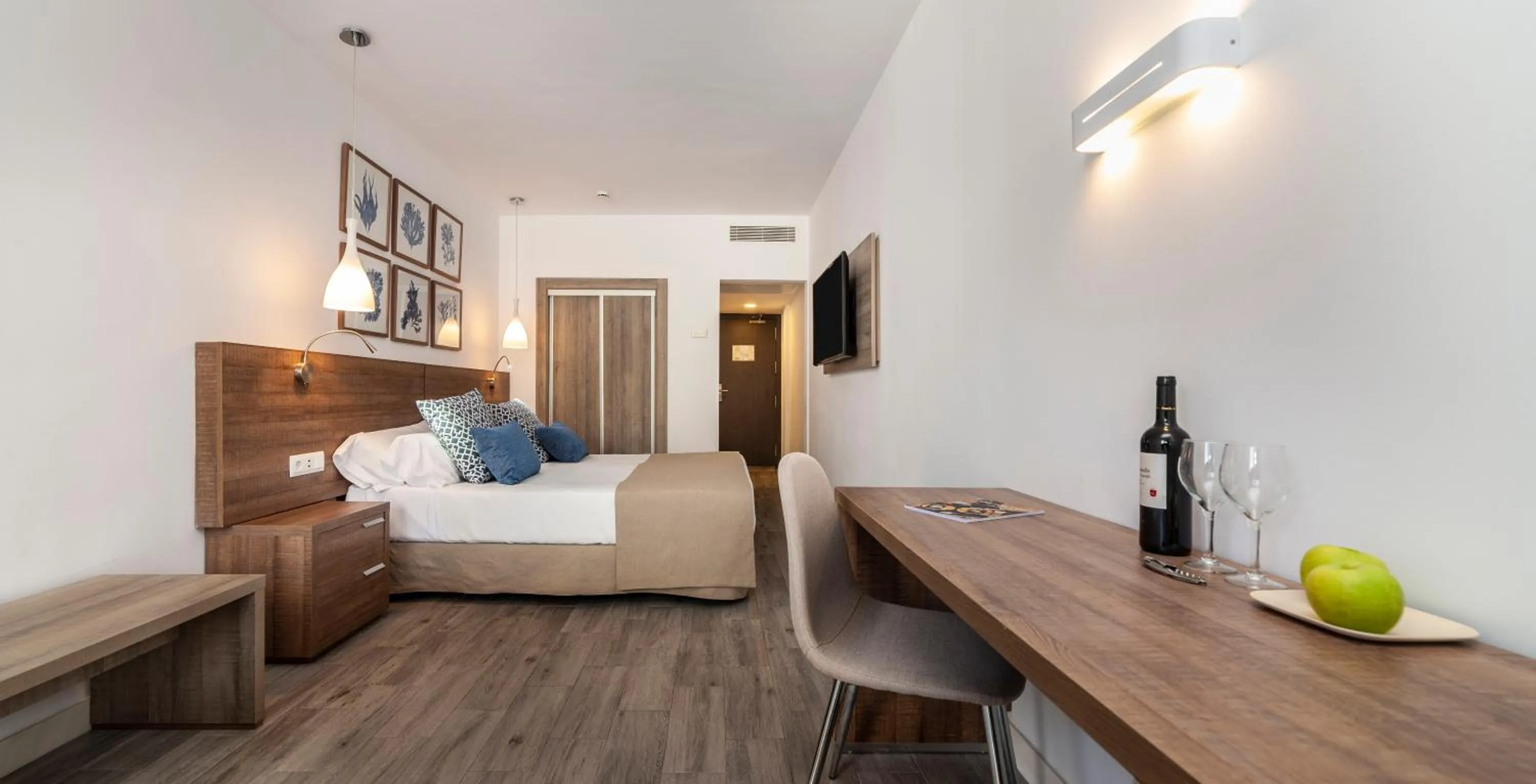 Photo of the whole room, Bed in Globales Don Pedro - Adults Only