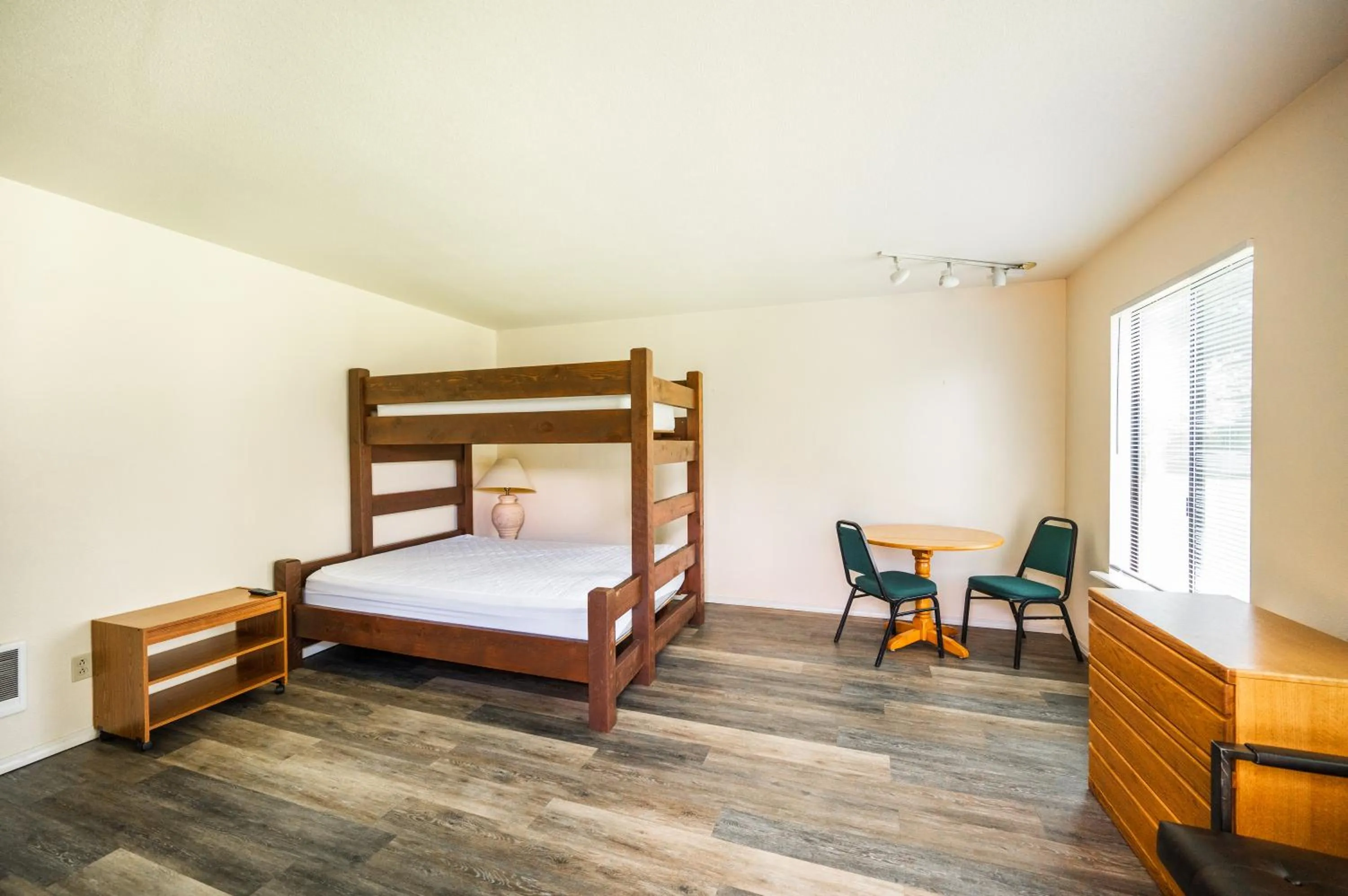 Bed in Redwood Meadows RV Resort