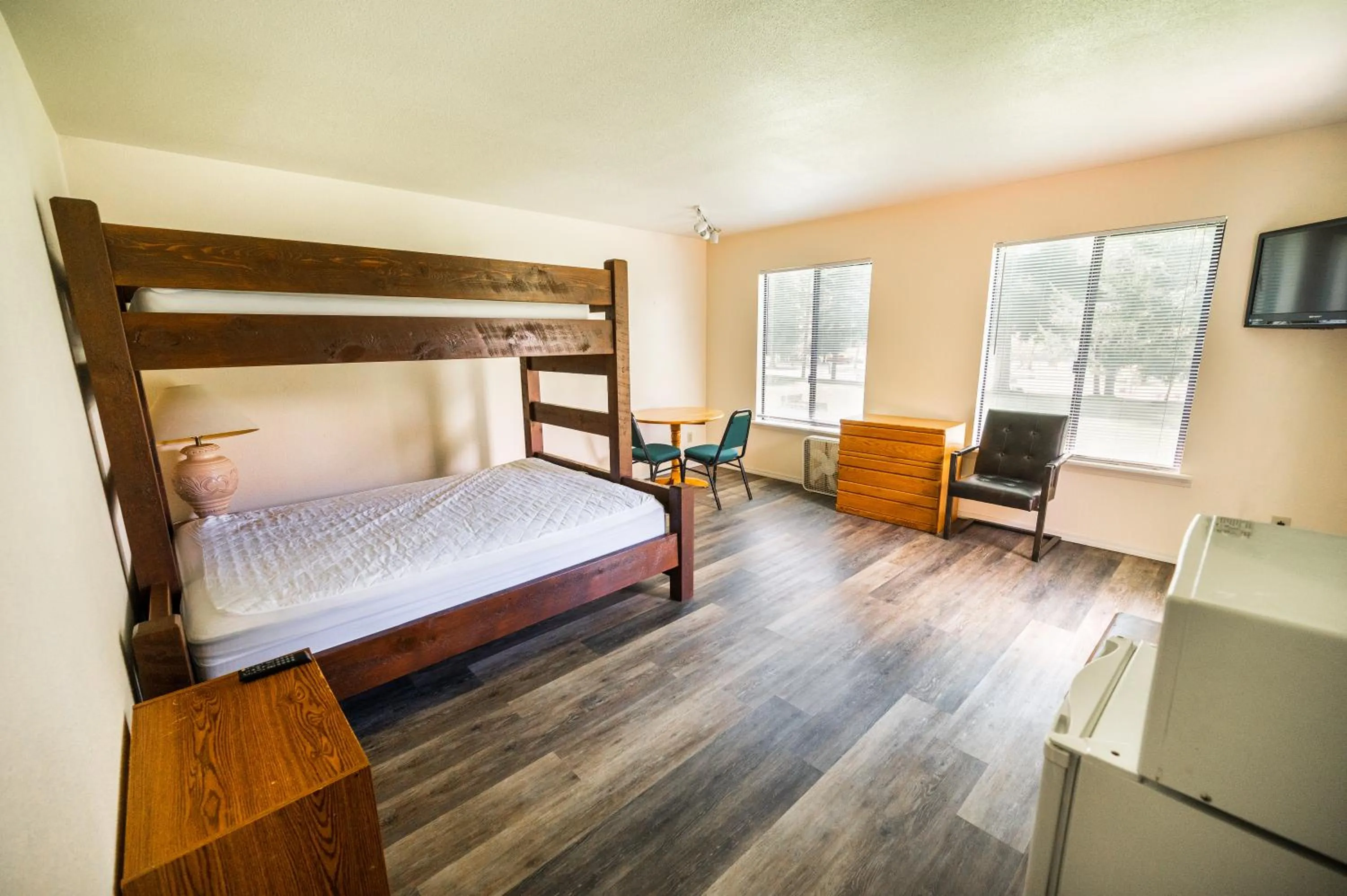 Bed in Redwood Meadows RV Resort