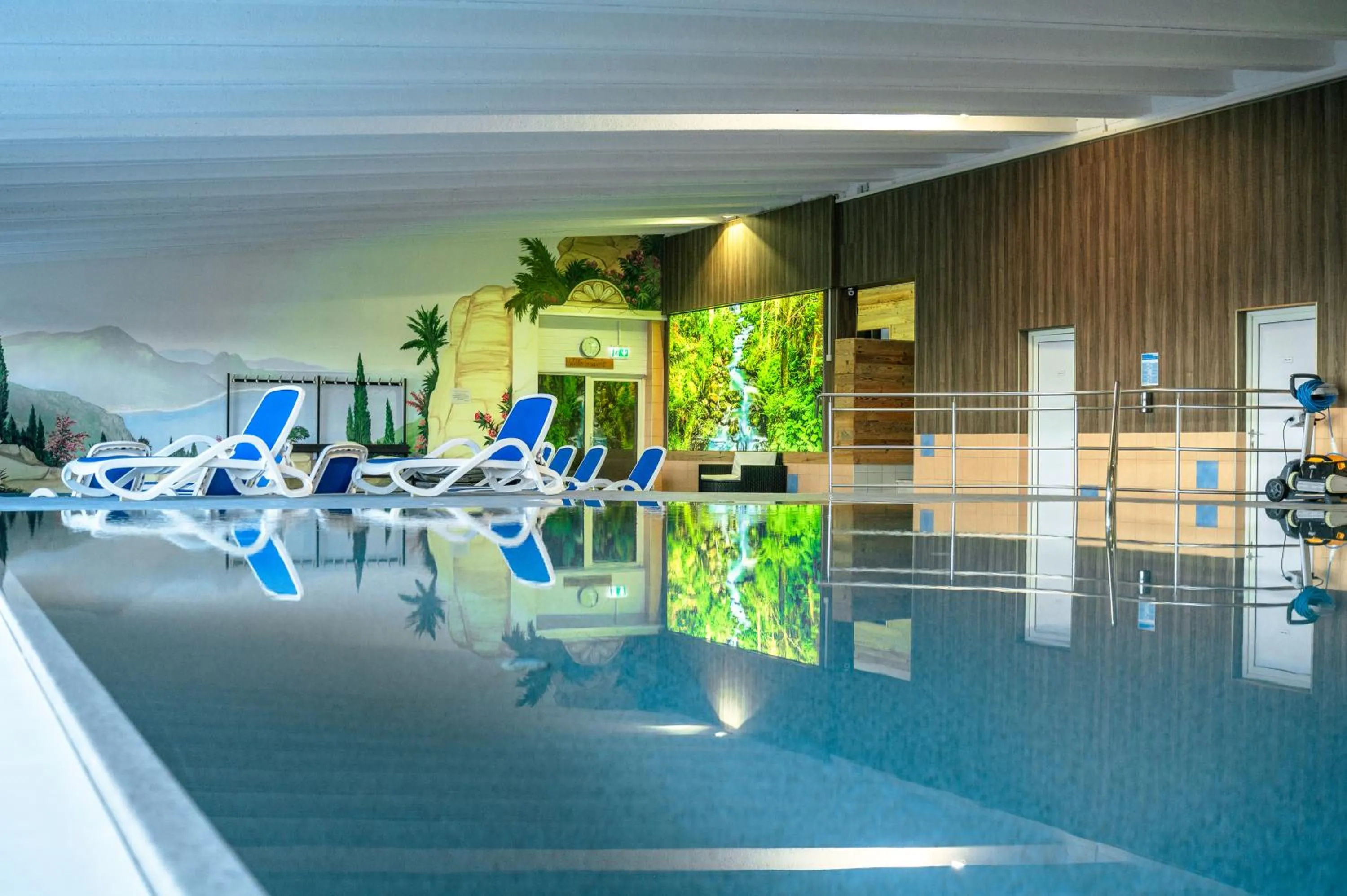 Swimming pool in Landhotel Tannenhof