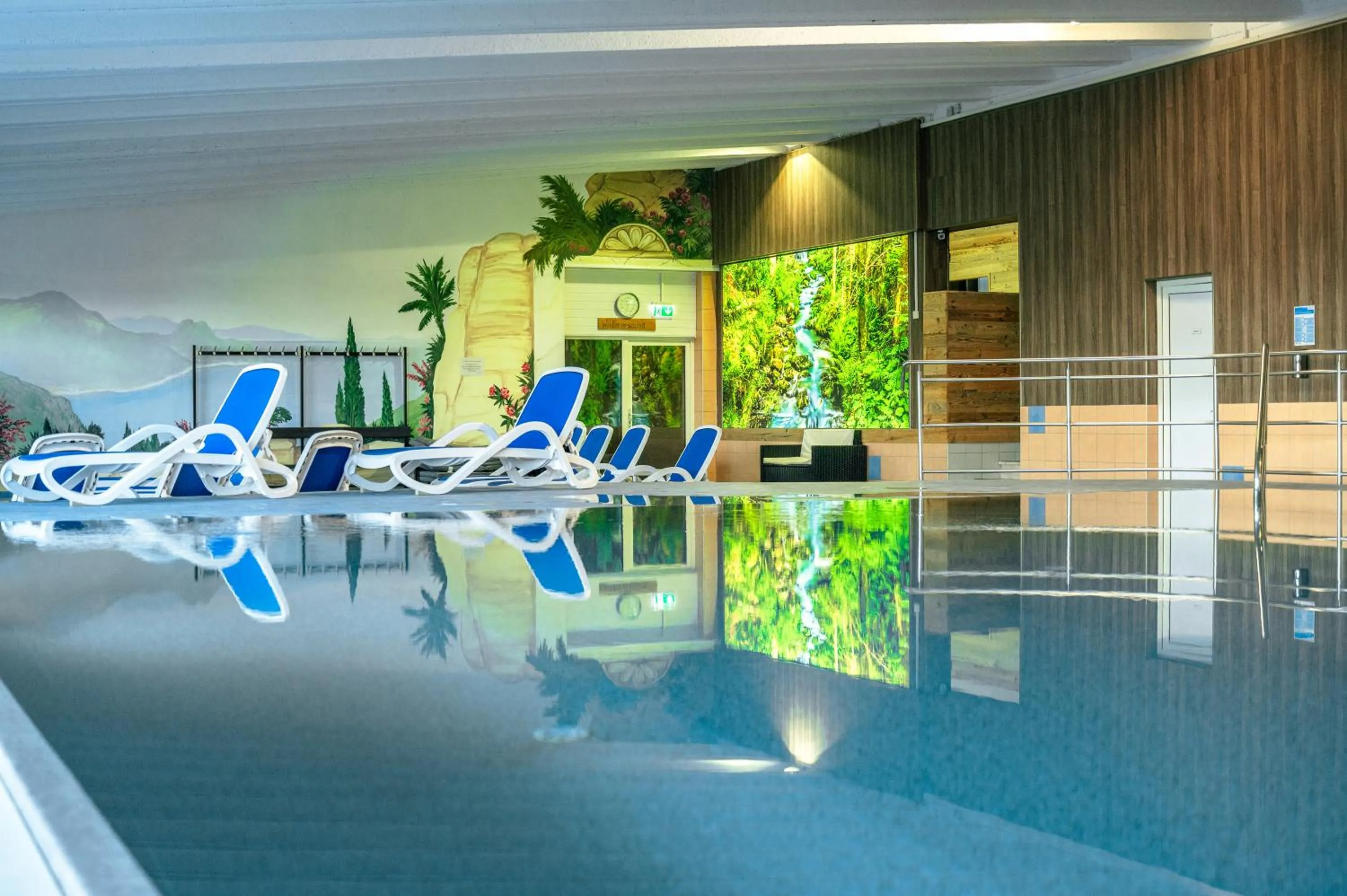 Swimming pool in Landhotel Tannenhof