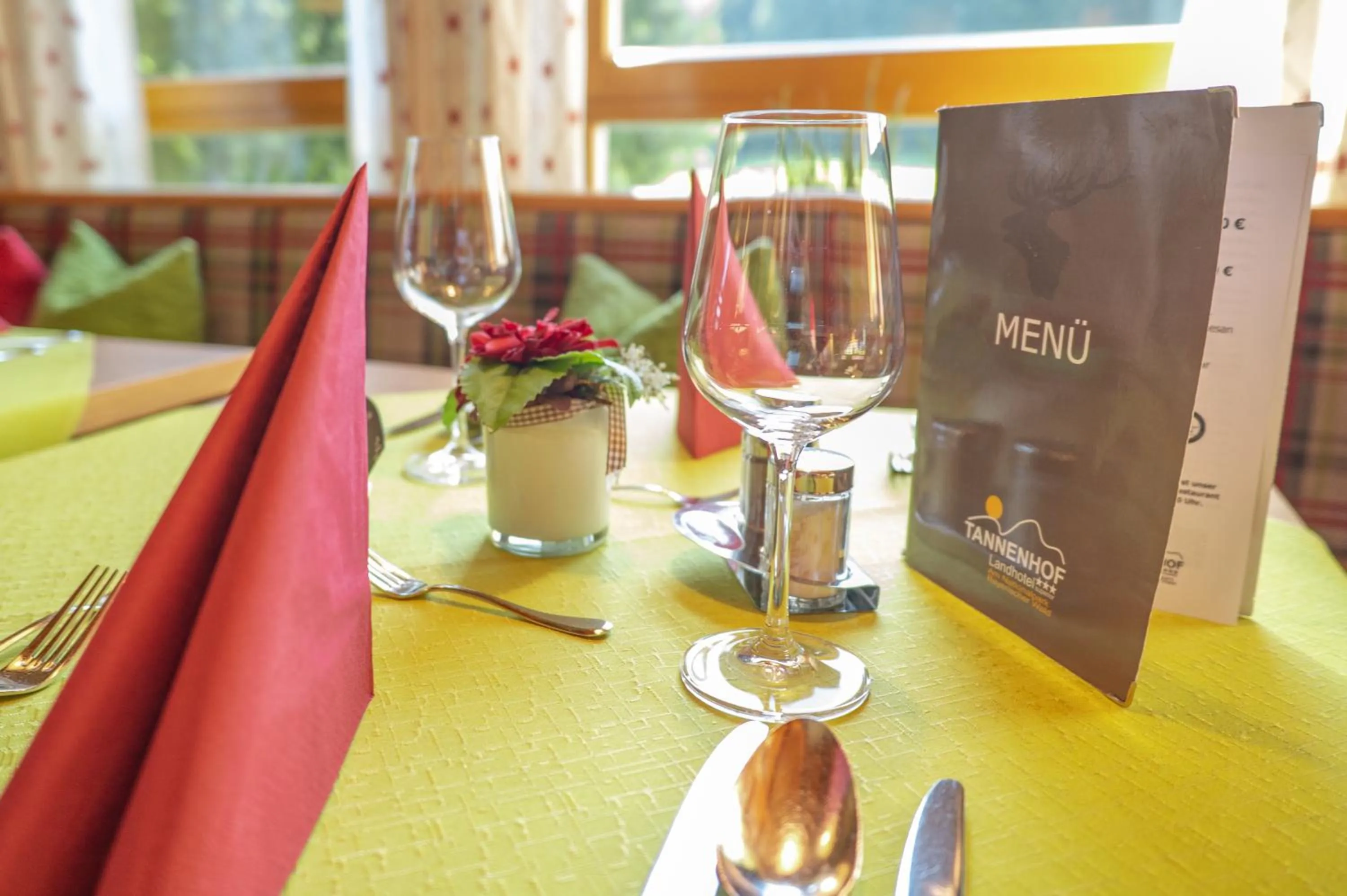 Restaurant/places to eat in Landhotel Tannenhof