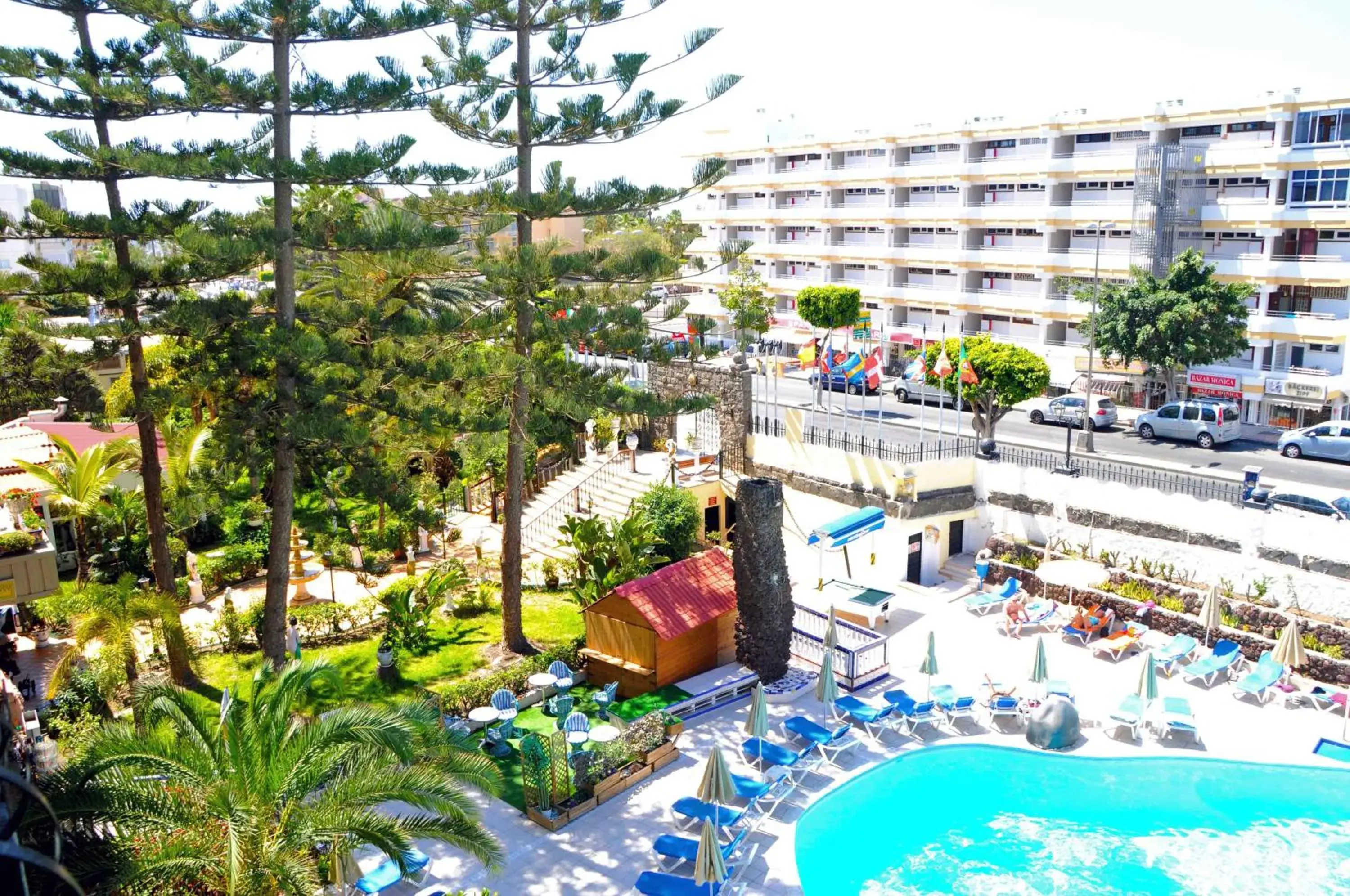 Facade/entrance in Rey Carlos Facade/entrance in Rey Carlos
