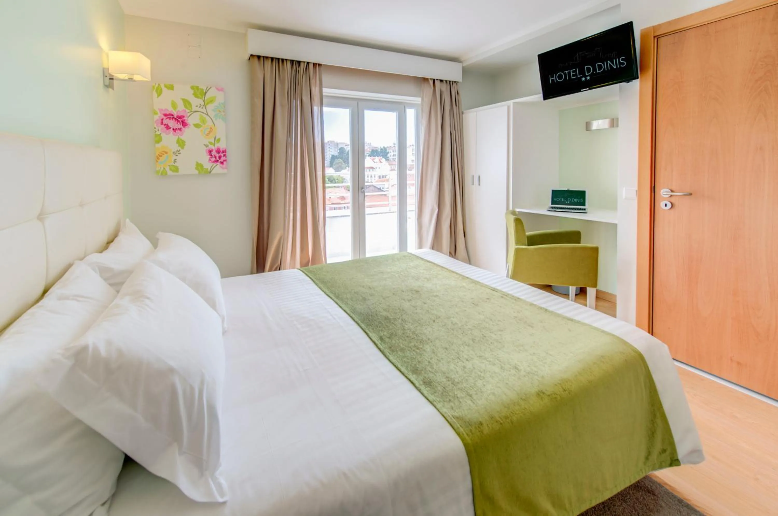 Bedroom, Bed in Hotel D. Dinis