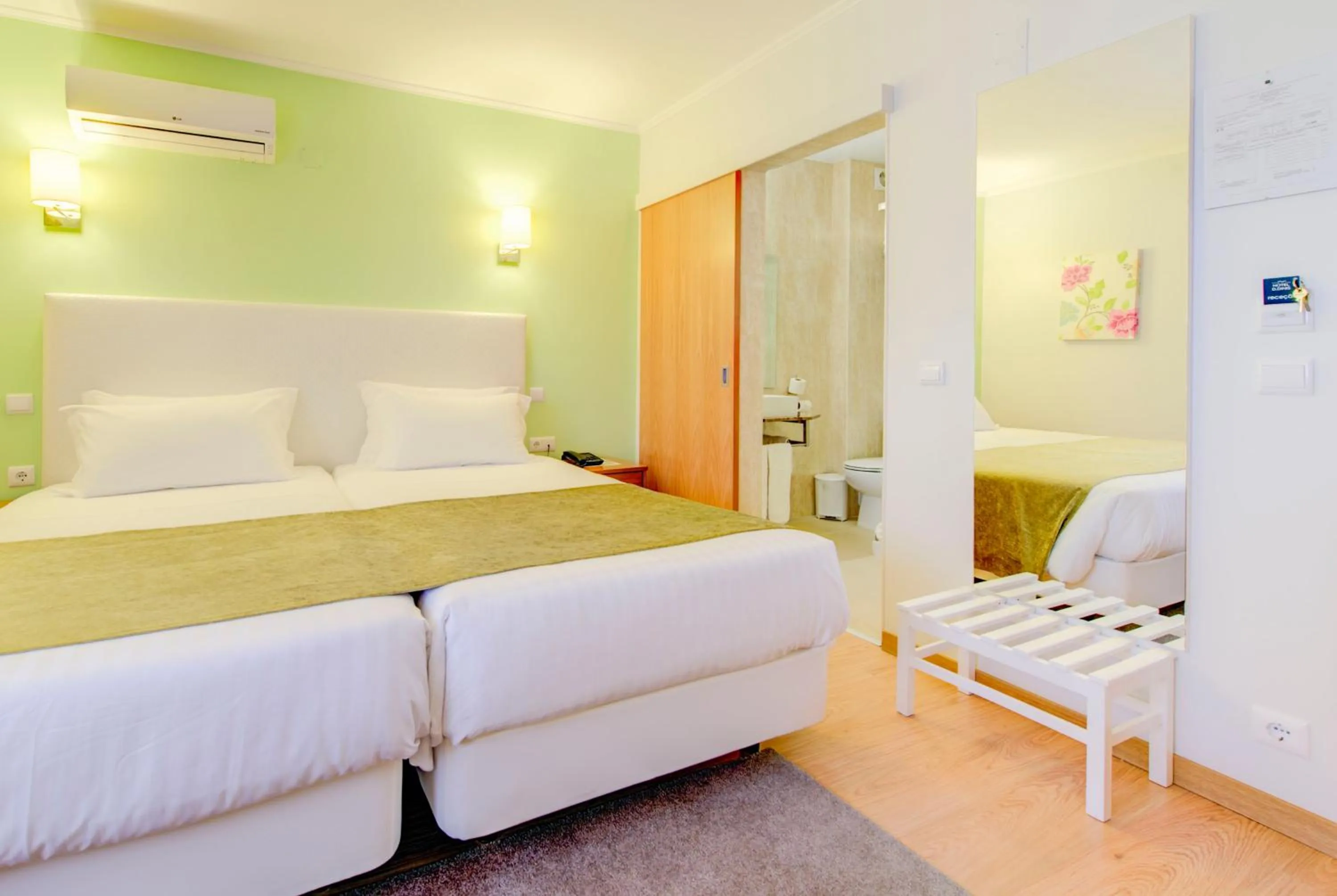 Bedroom, Bed in Hotel D. Dinis