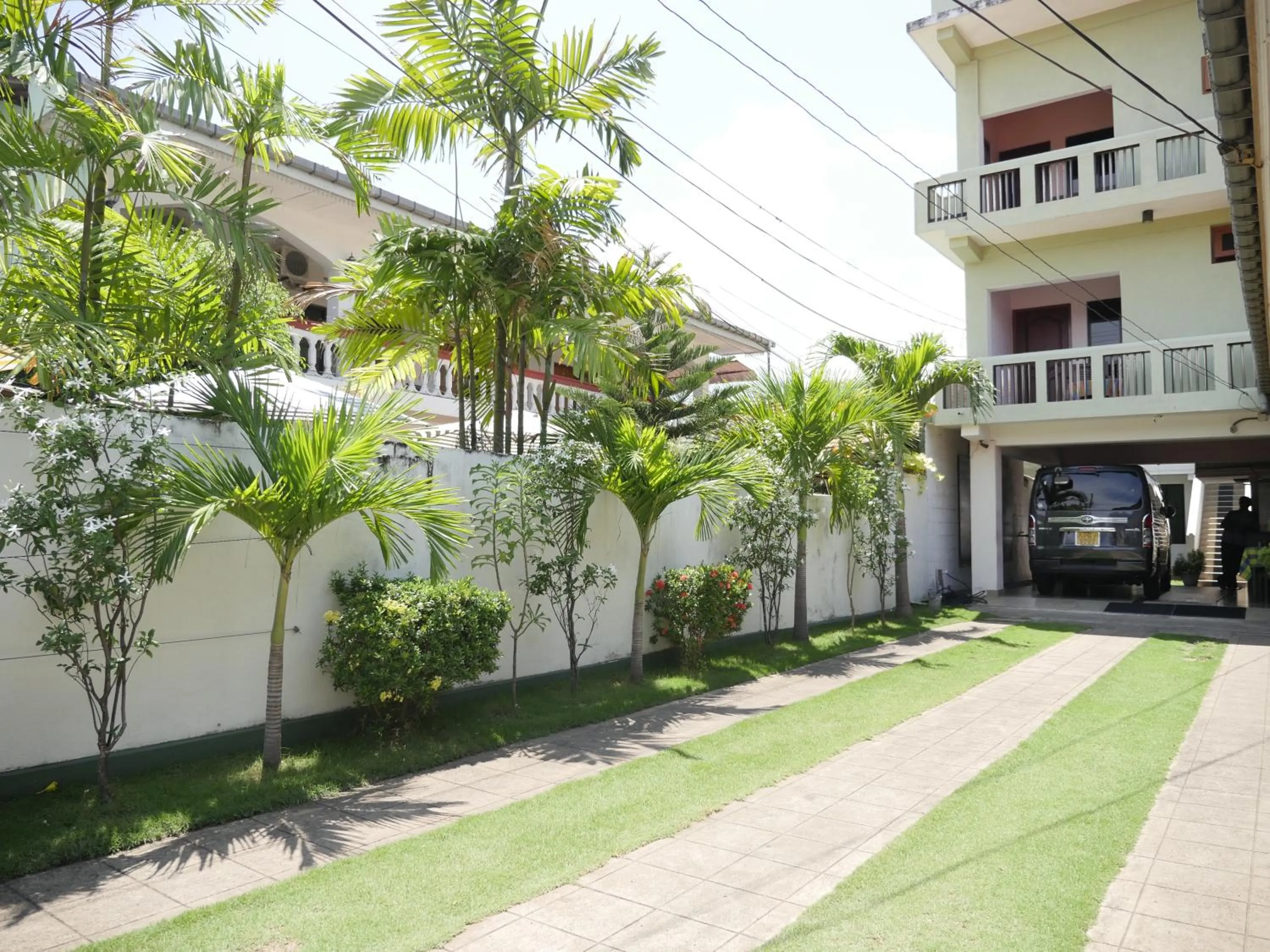 Garden in Ocean View tourist guest house at Negombo beach near the airport
