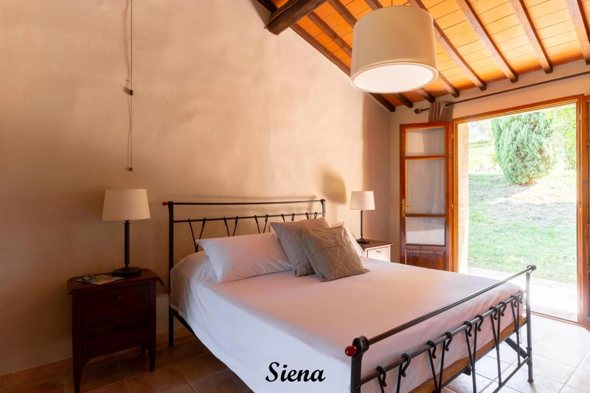 Bed in Tenuta Fattoria Vecchia