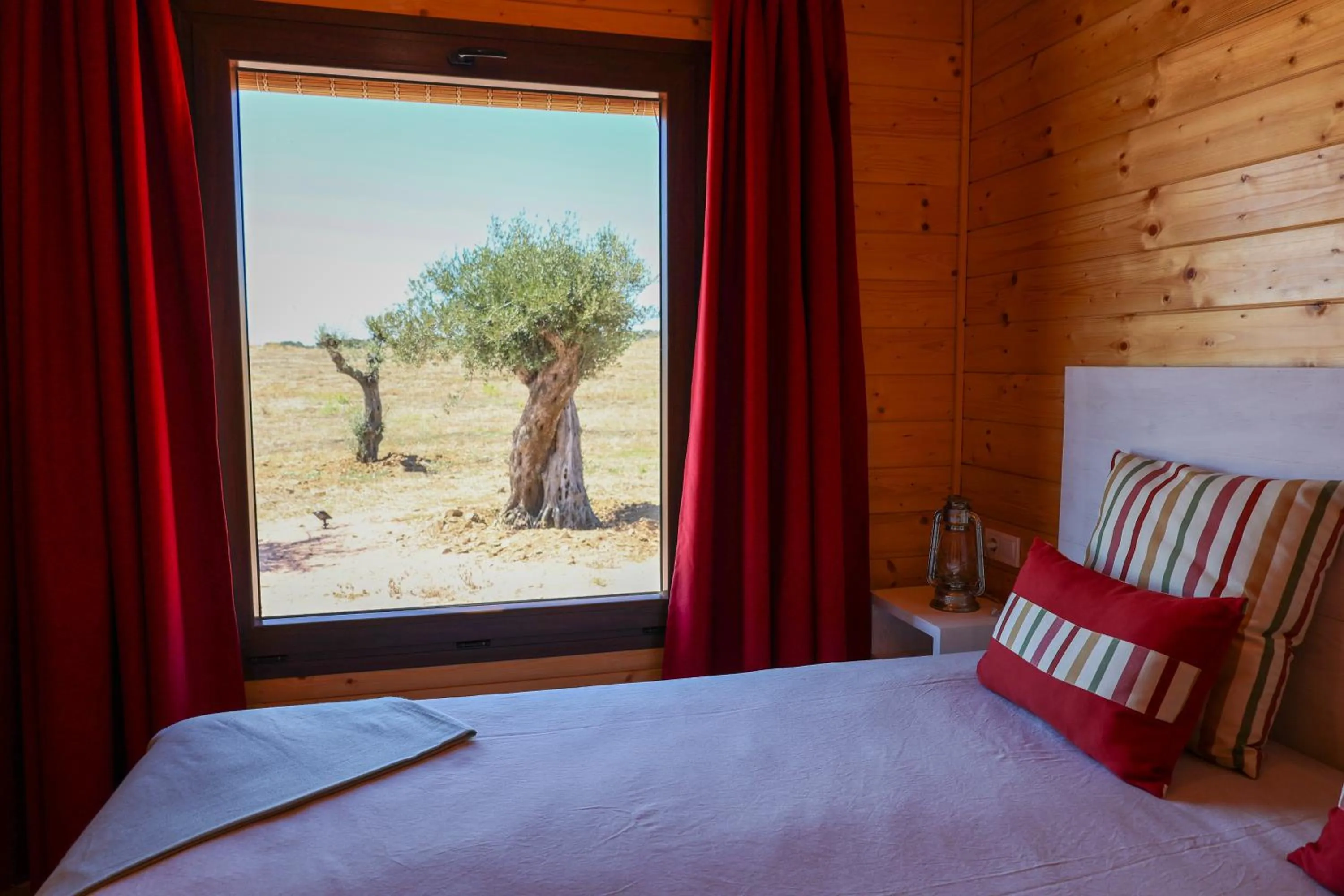View (from property/room), Bed in Monte dos Cordeiros