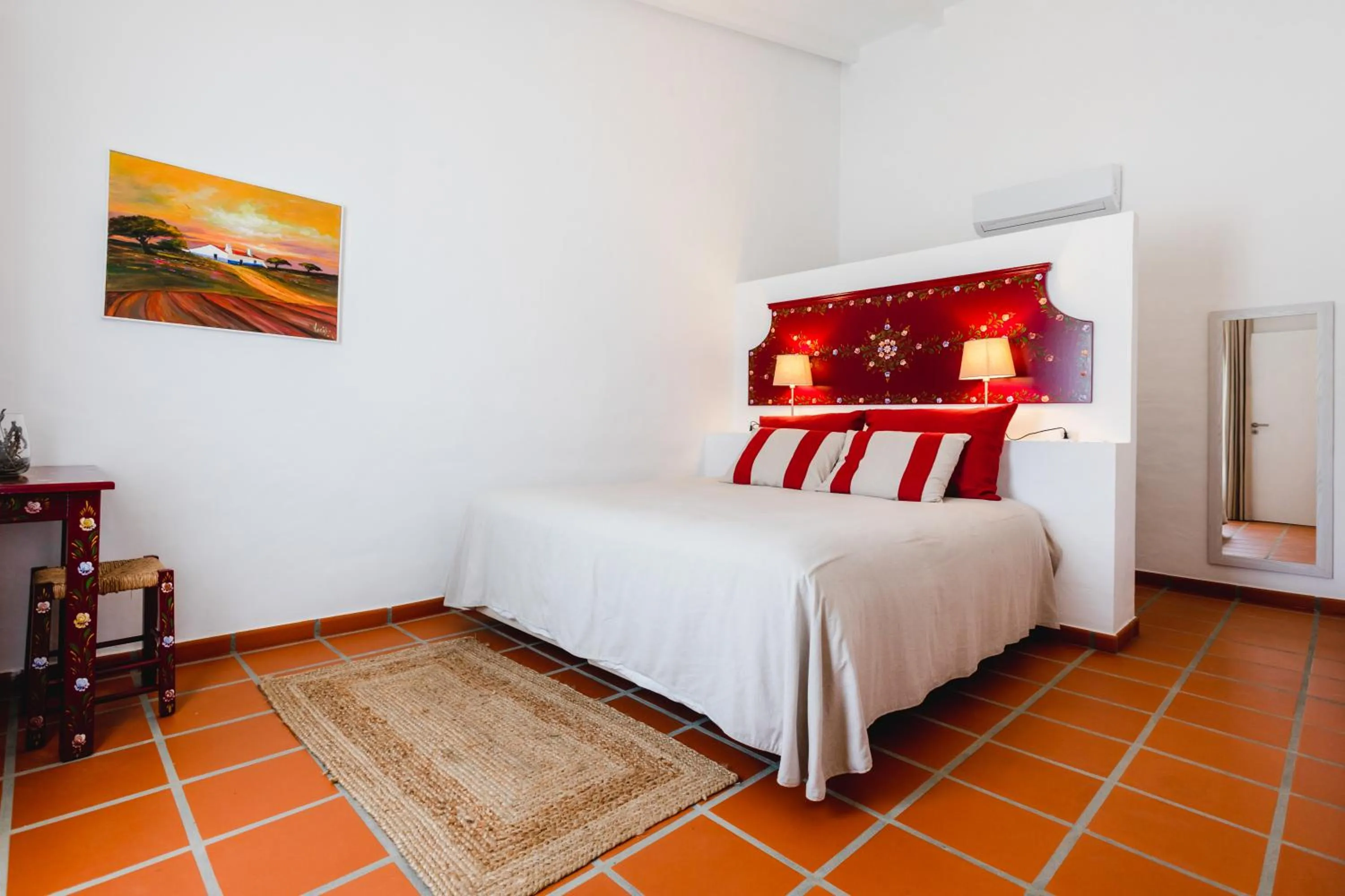 Bedroom, Bed in Monte dos Cordeiros