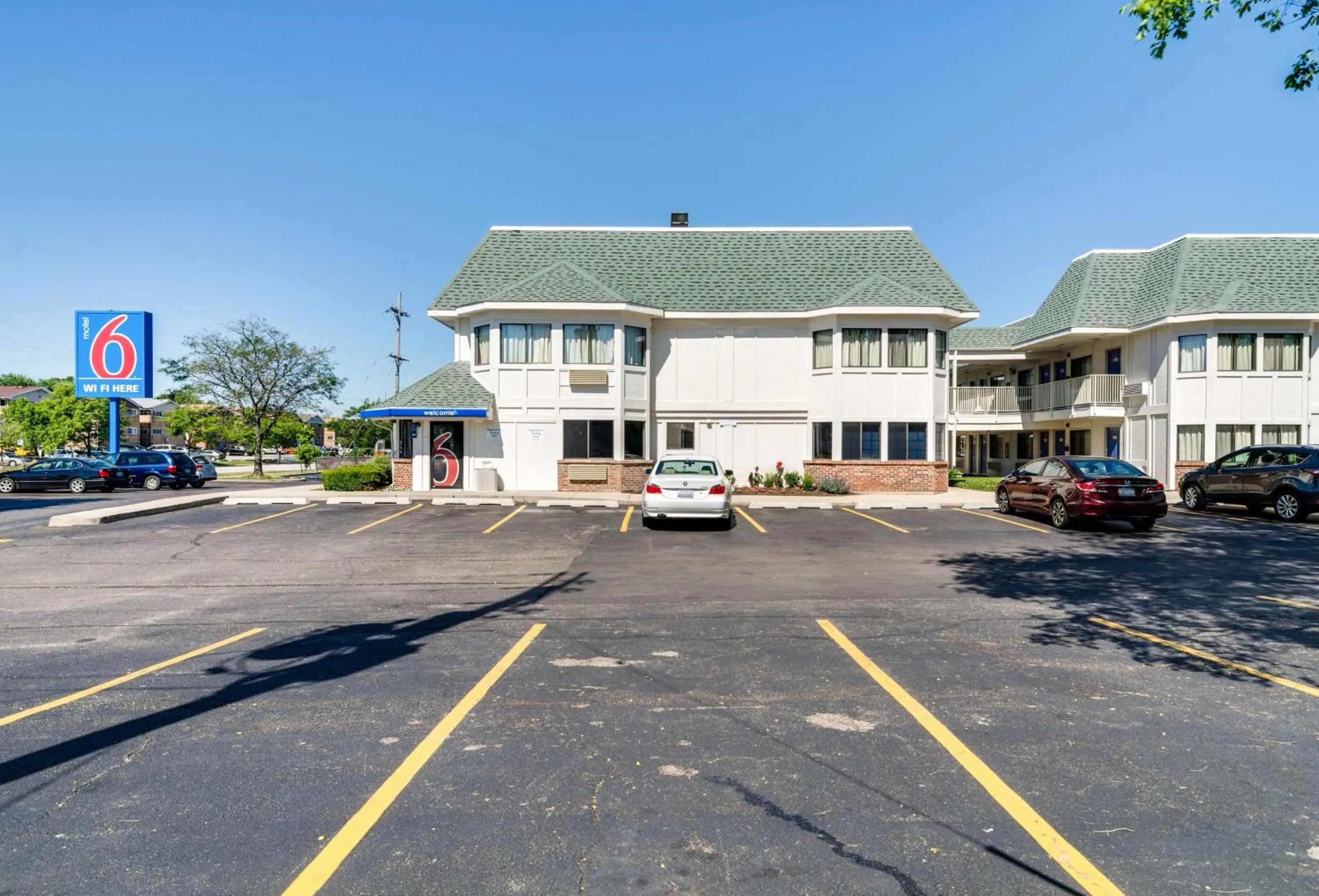 Property building in Motel 6-Schiller Park, IL - Chicago O'Hare