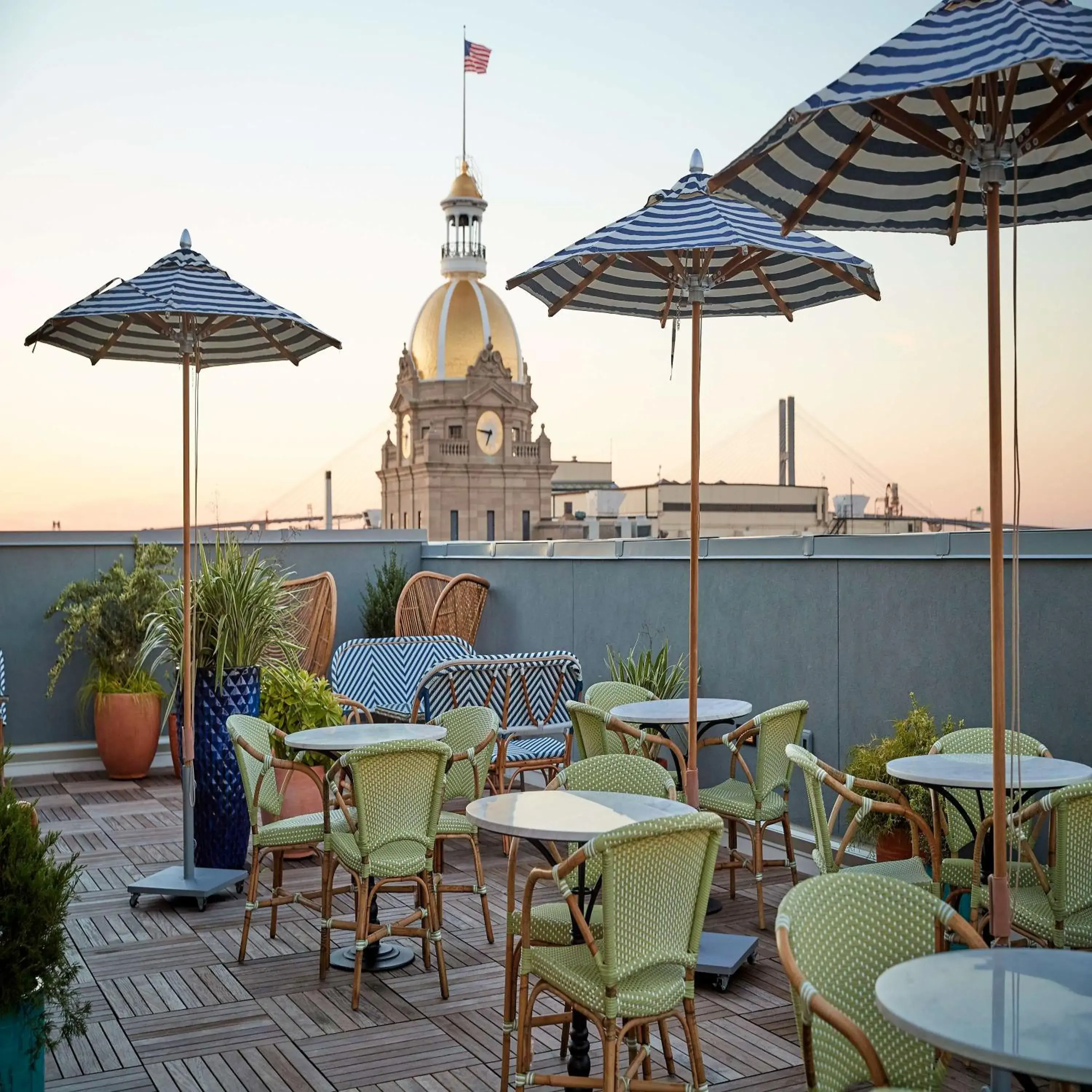 Restaurant/places to eat in The Drayton Hotel Savannah, Curio Collection by Hilton Restaurant/places to eat in The Drayton Hotel Savannah, Curio Collection by Hilton