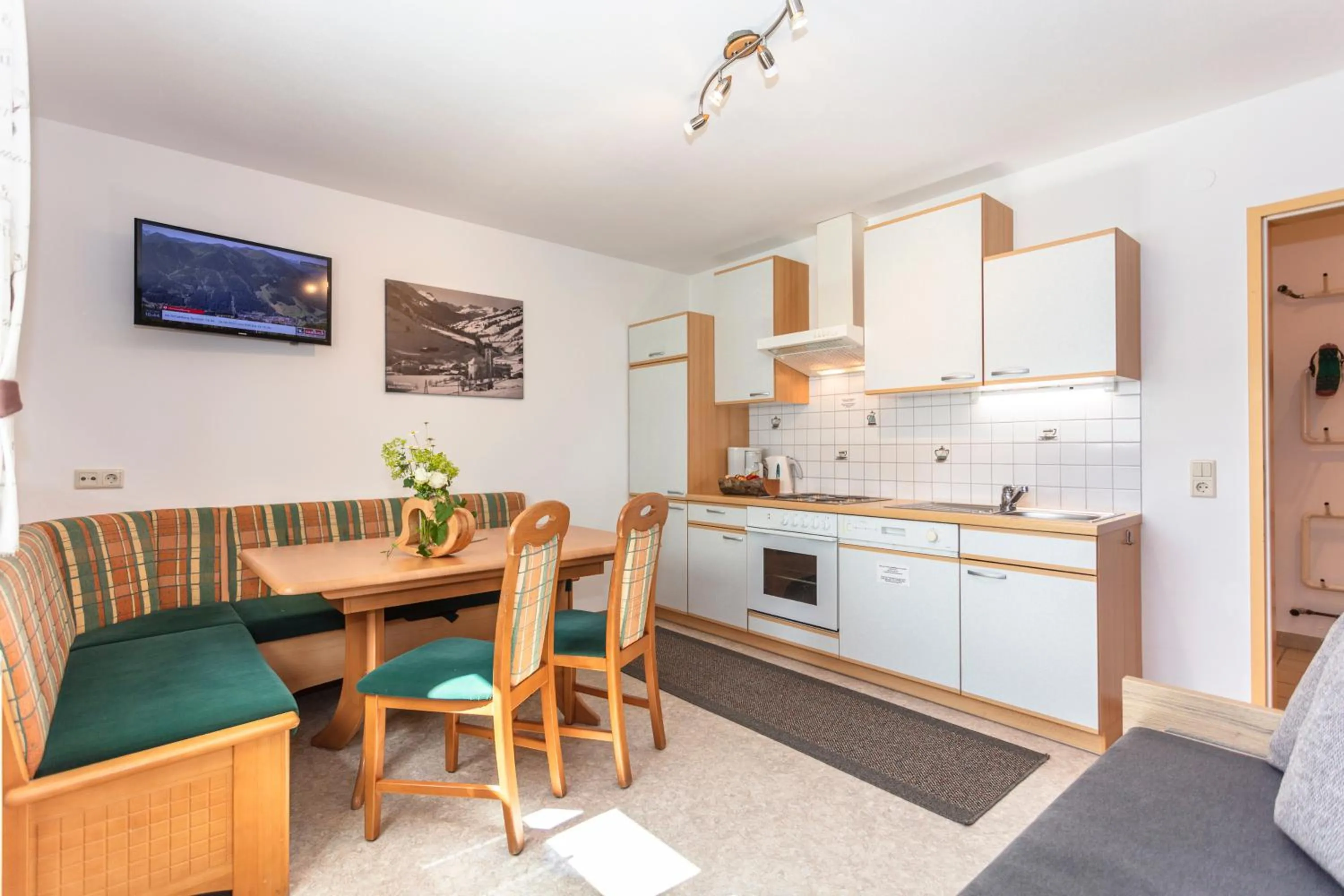 Kitchen or kitchenette in Haus Schwaighofer