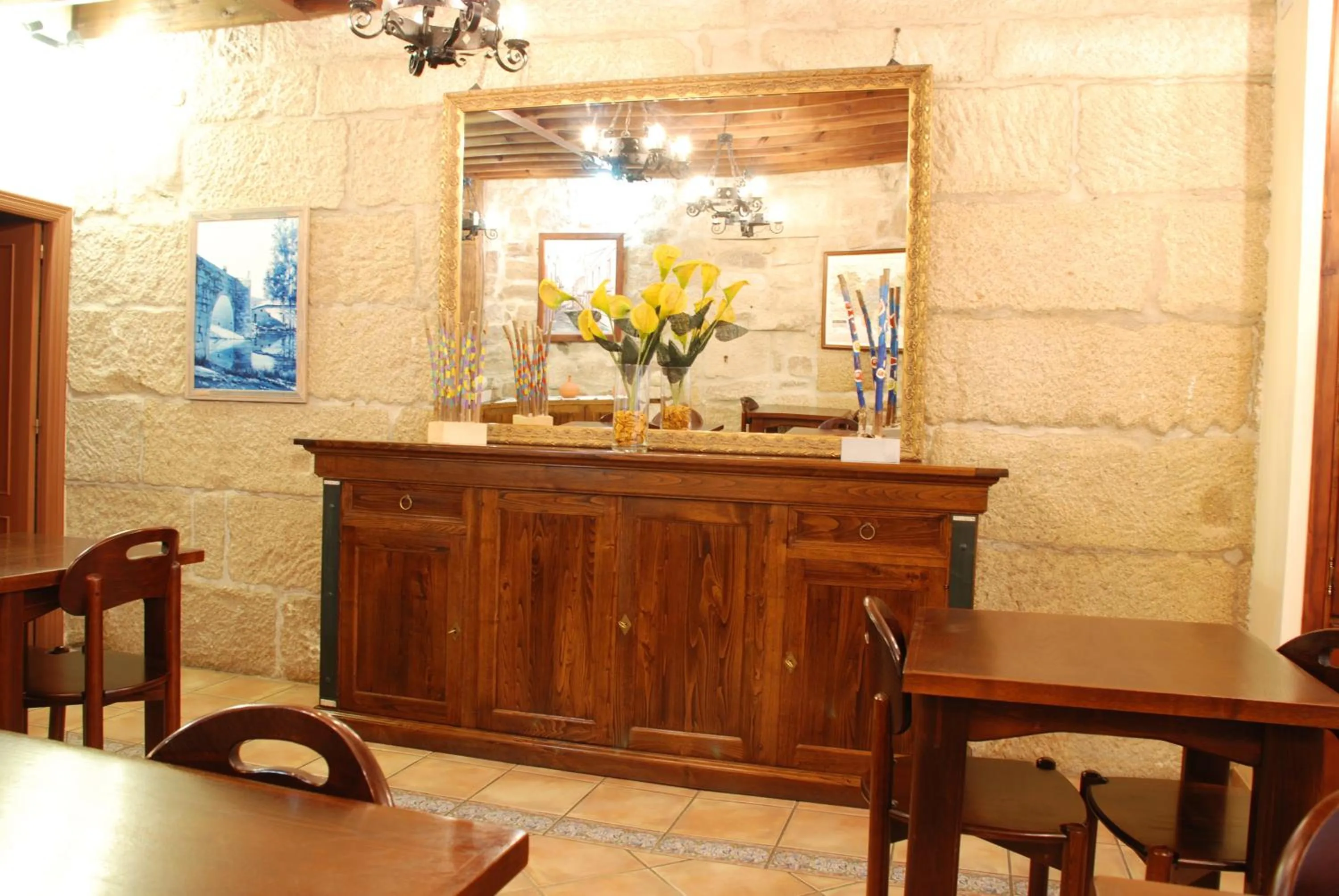 Restaurant/places to eat in Hotel O Portelo Rural