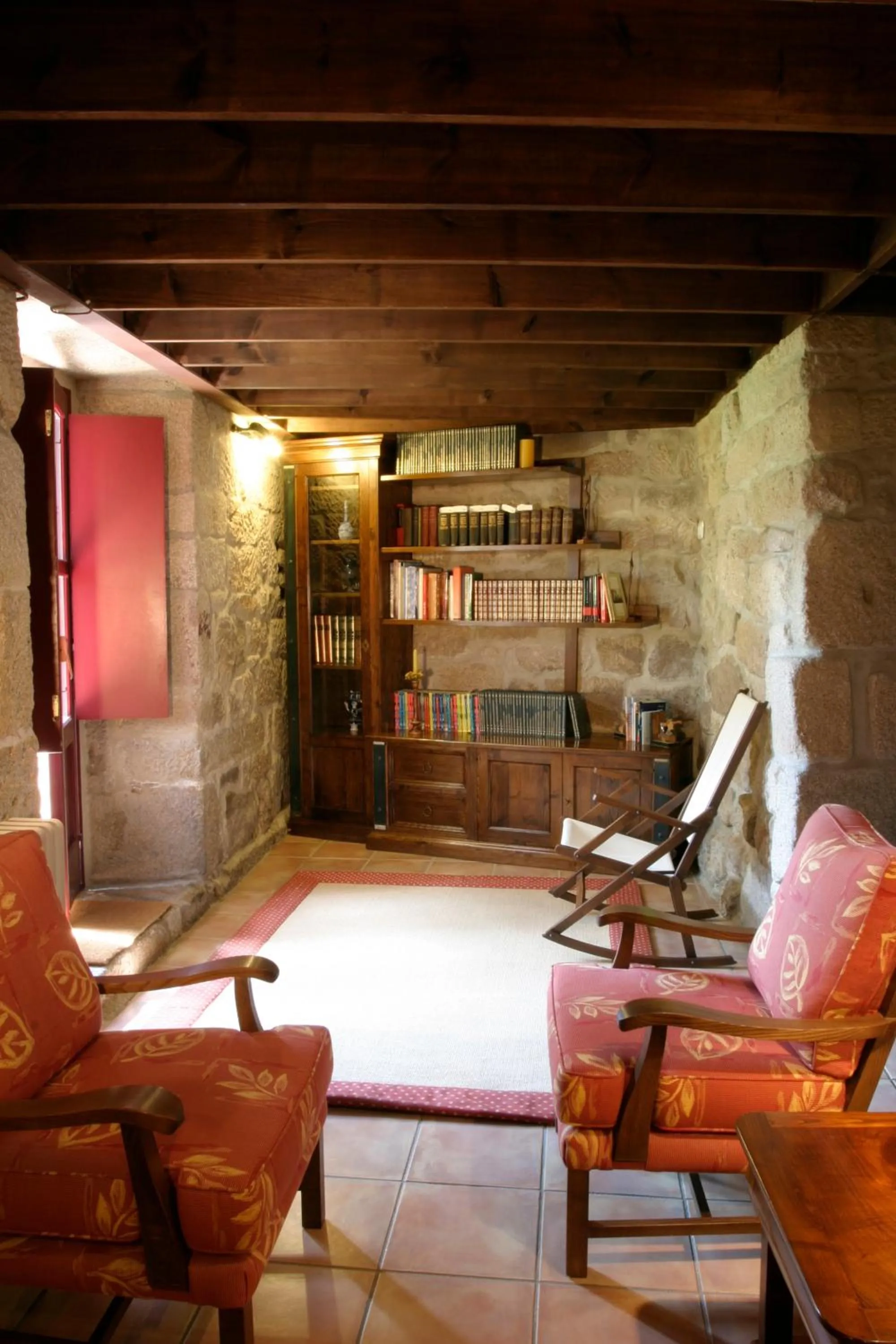 Communal lounge/ TV room in Hotel O Portelo Rural