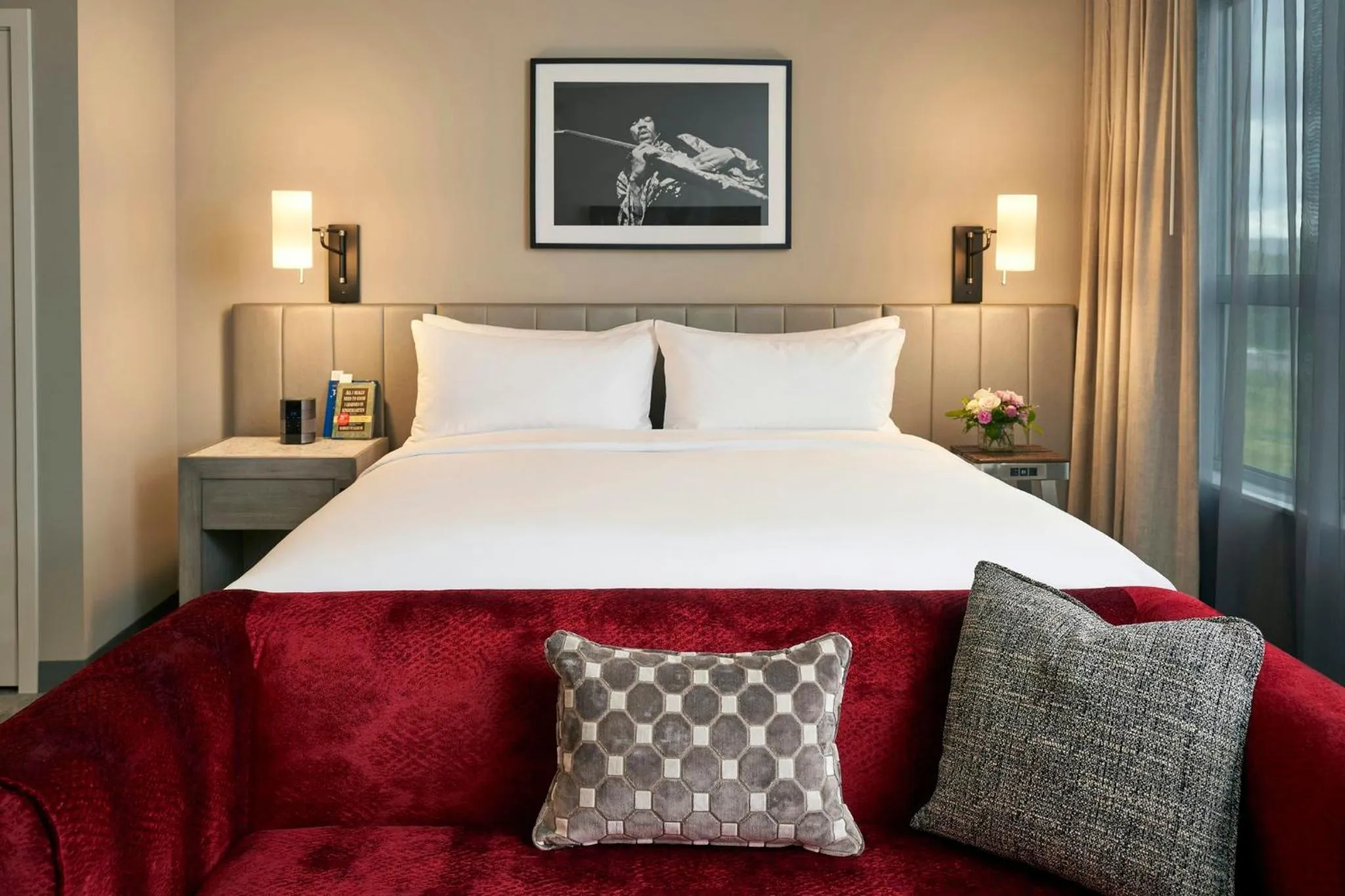 Photo of the whole room, Bed in Archer Hotel Seattle/Redmond