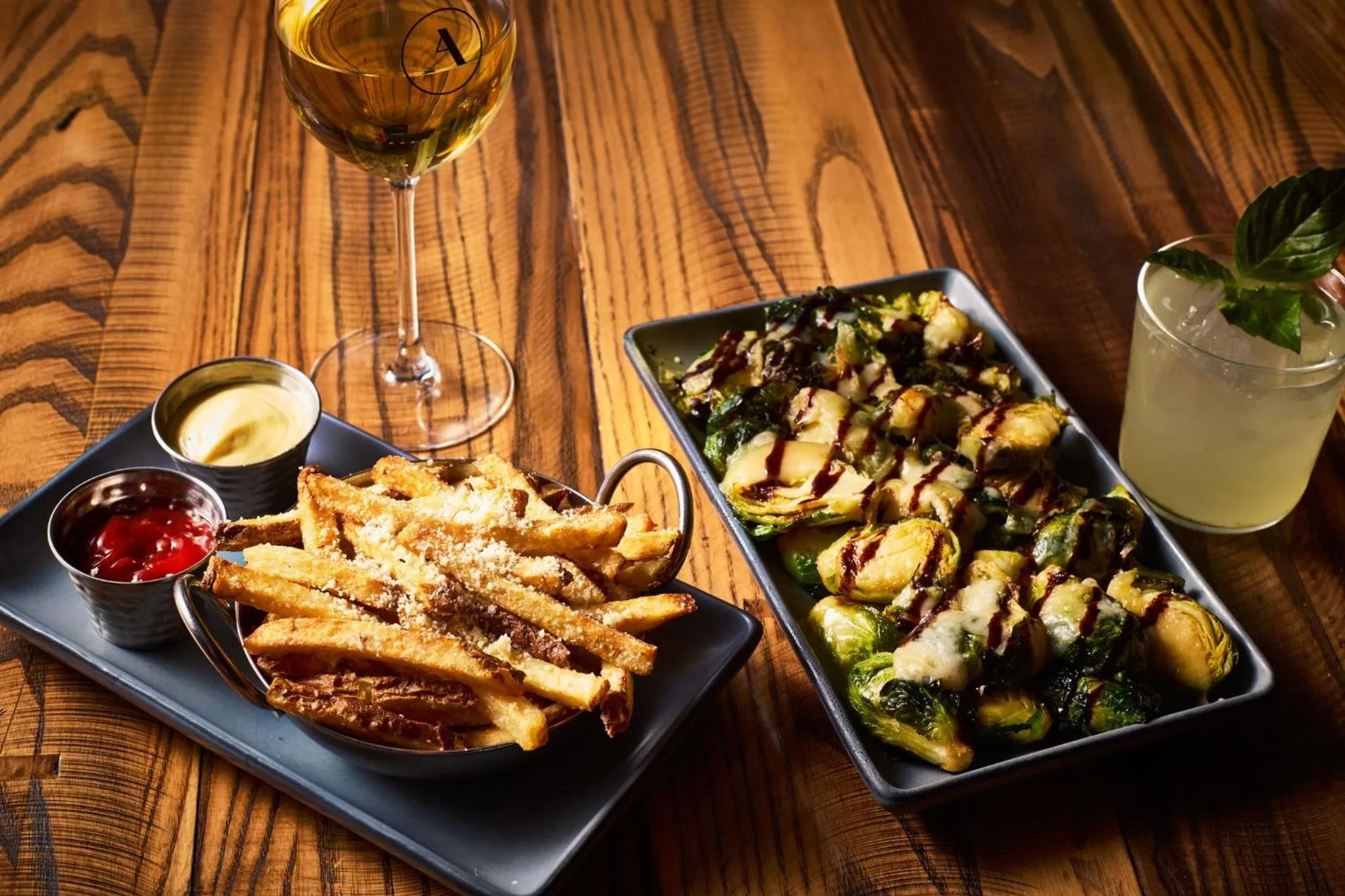 Restaurant/places to eat in Archer Hotel Seattle/Redmond