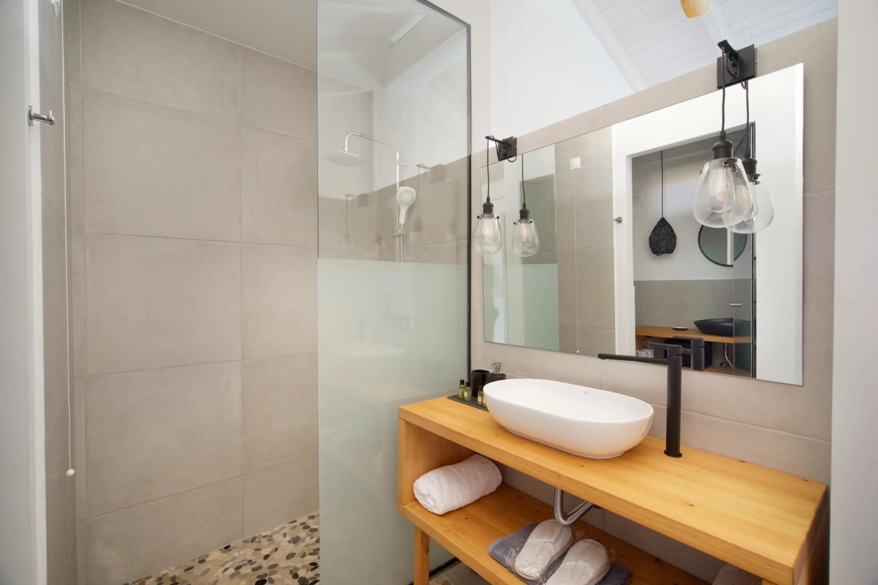 Bathroom in Alancia Suites