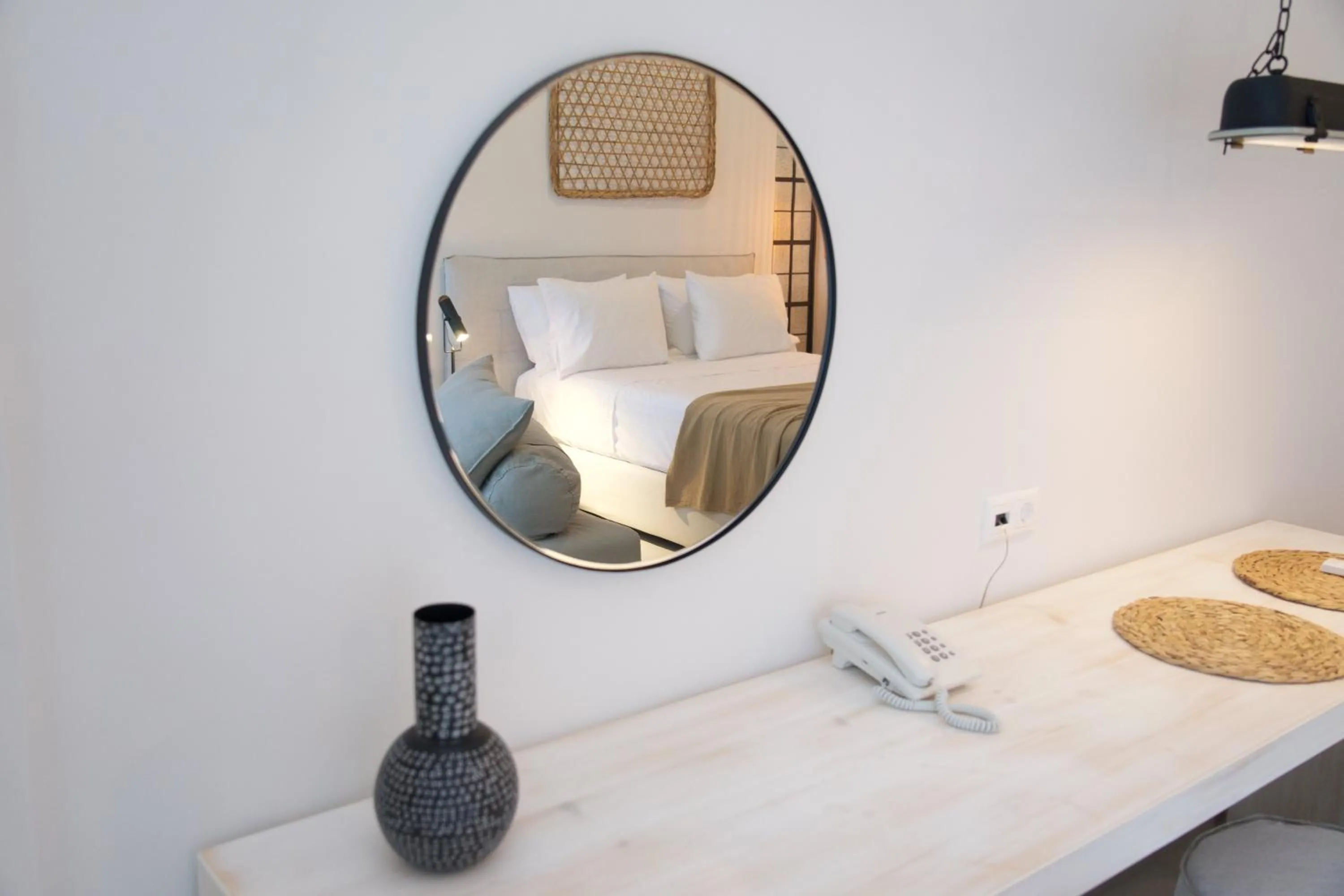 Bedroom, Bed in Alancia Suites