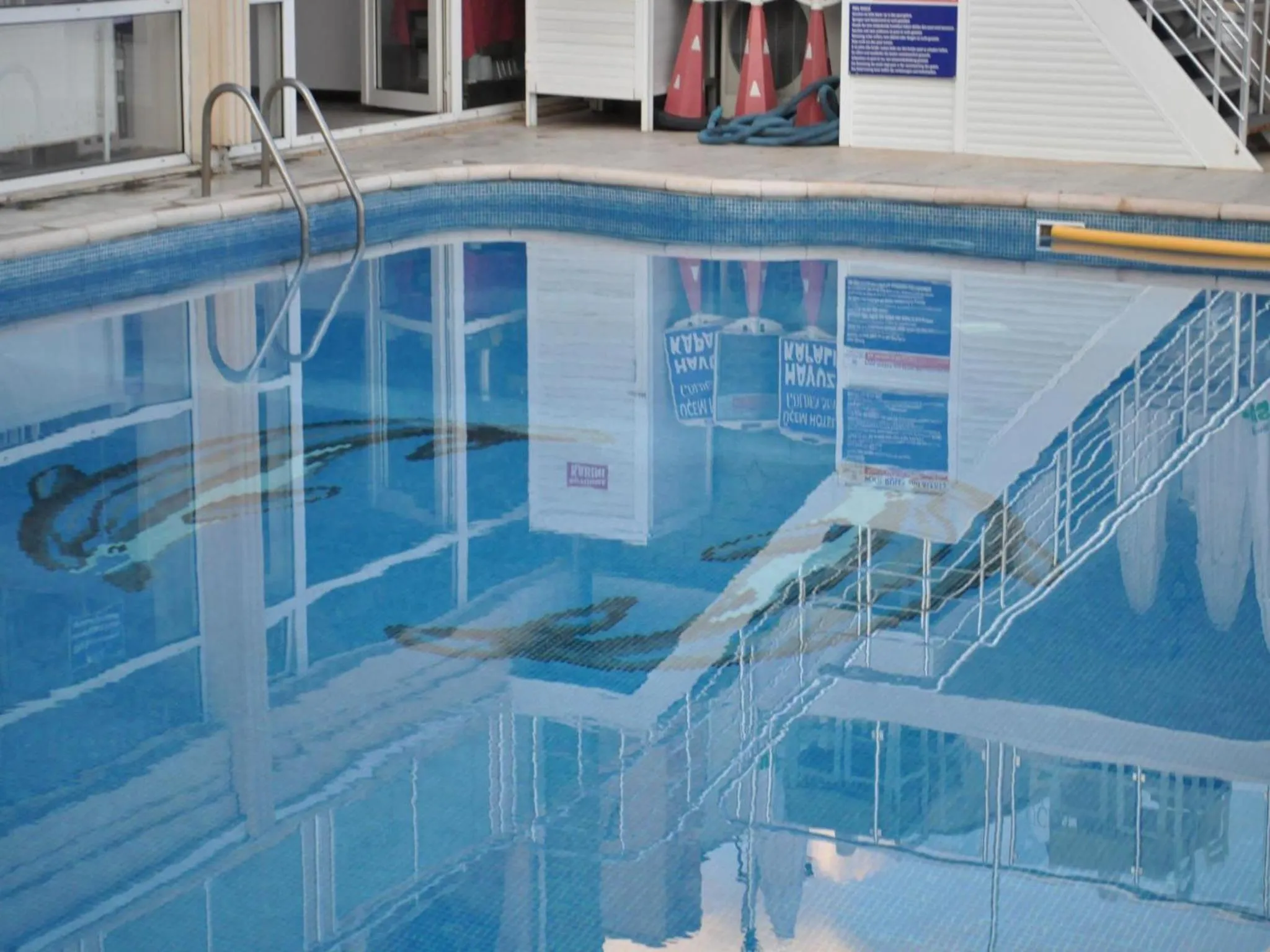 Swimming pool in Ucem Hotel Golden Sea