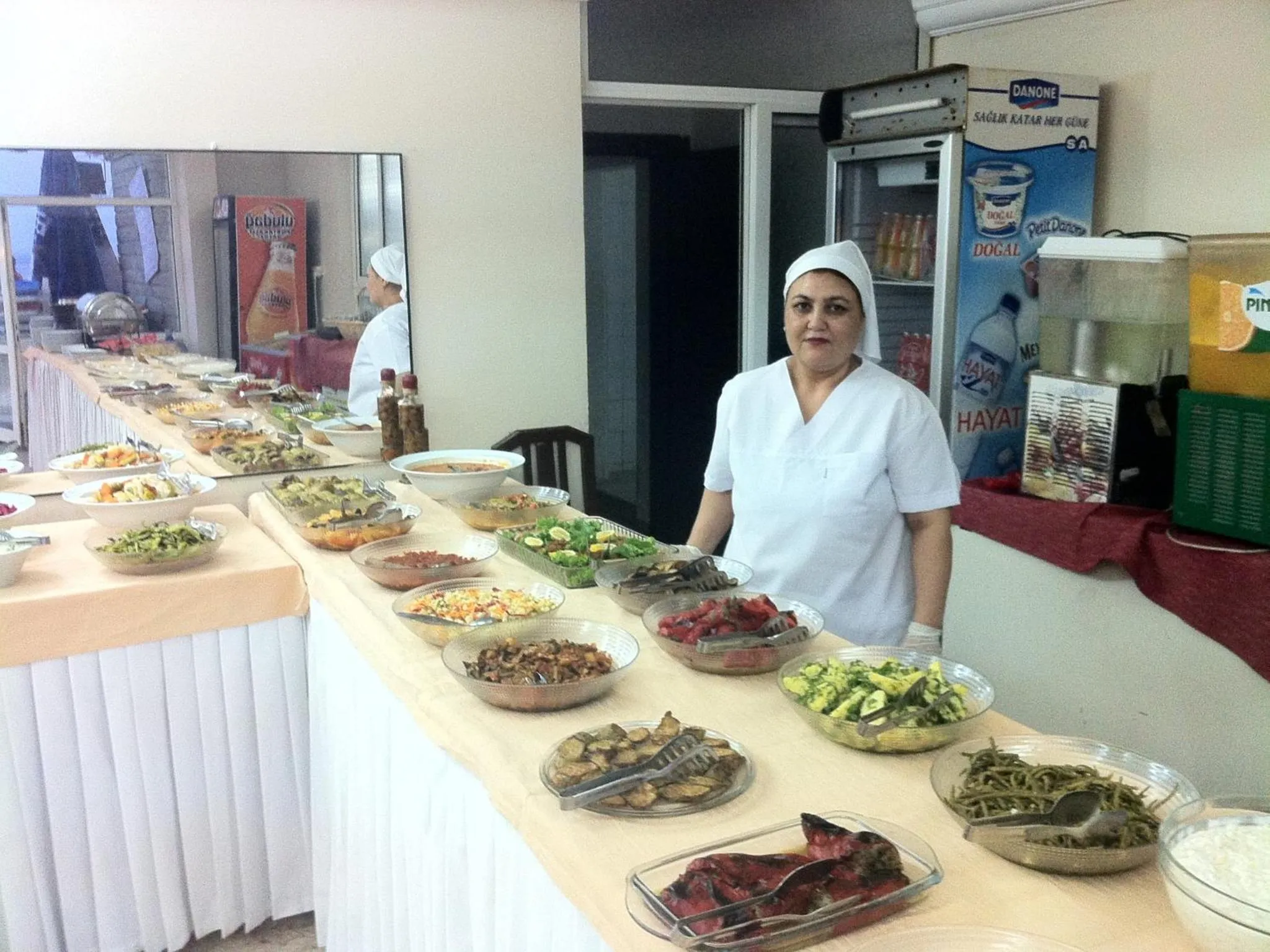 Food and drinks in Ucem Hotel Golden Sea