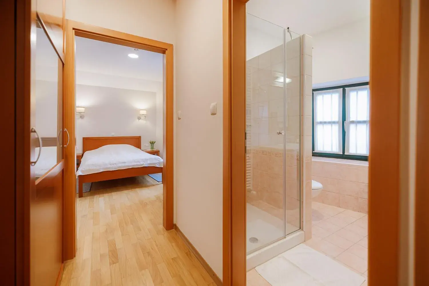 Shower, Bed in Pri Žabarju Bed & Breakfast Ljubljana Shower, Bed in Pri Žabarju Bed & Breakfast Ljubljana