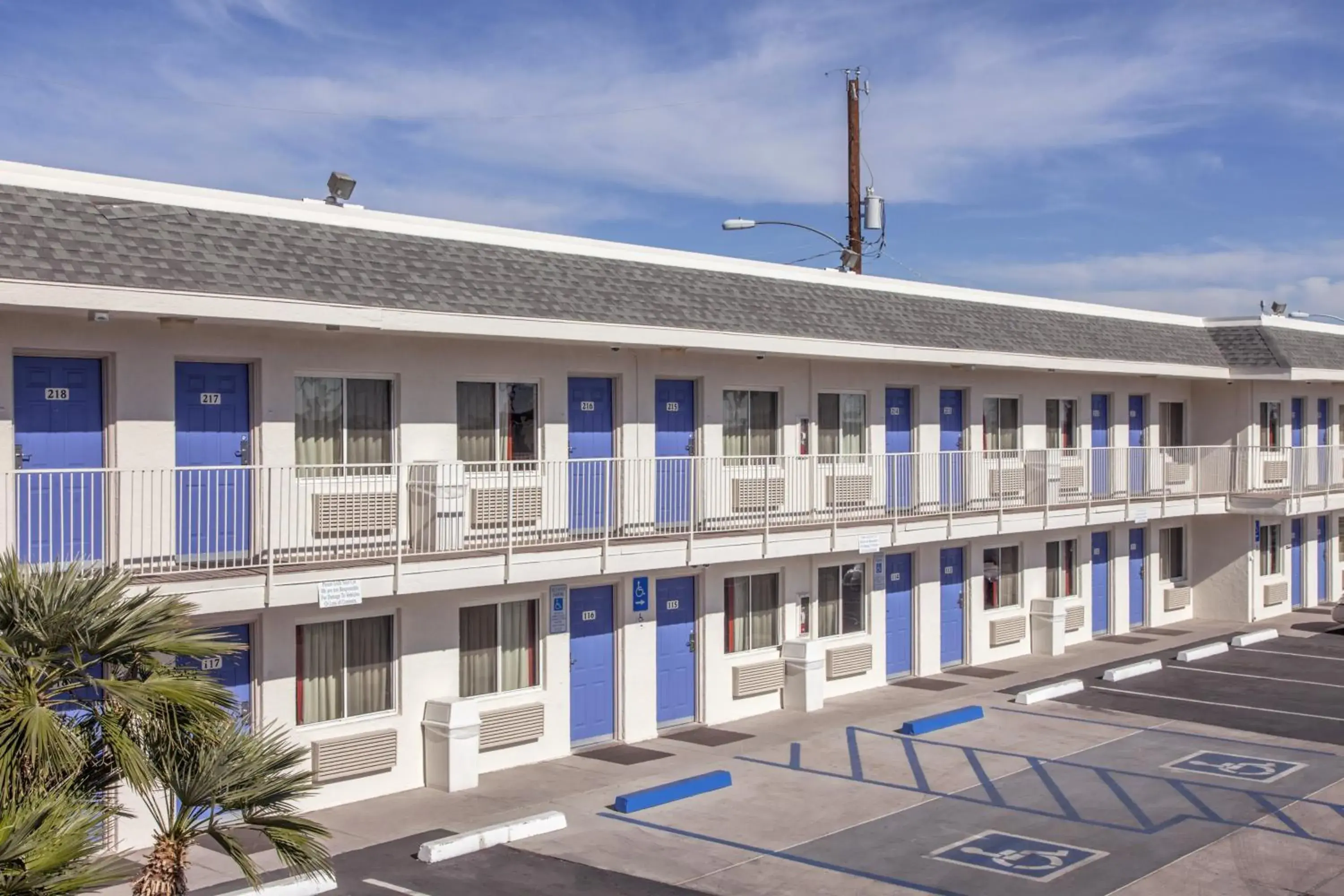Facade/entrance in Motel 6-Phoenix, AZ - Airport - 24th Street Facade/entrance in Motel 6-Phoenix, AZ - Airport - 24th Street