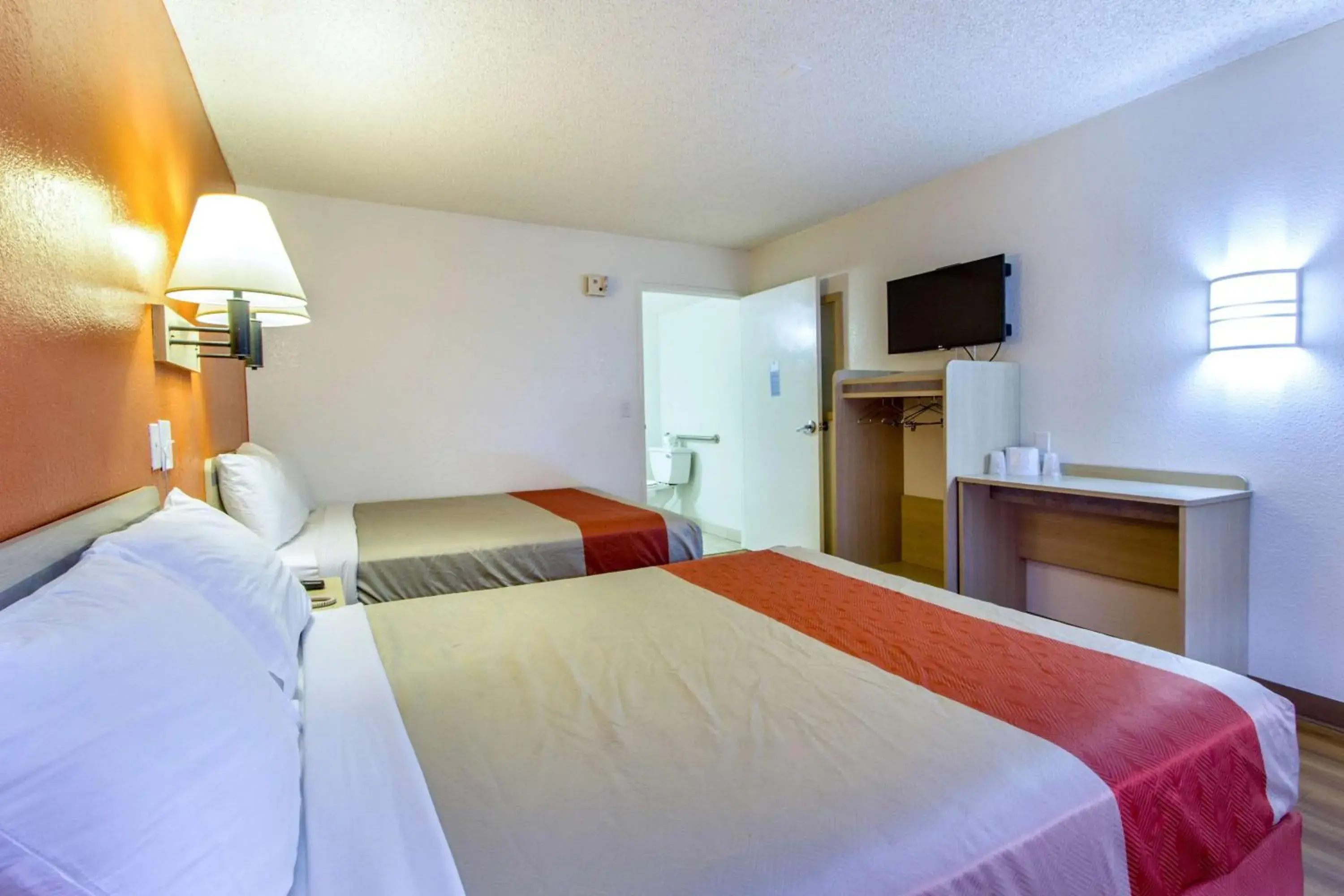 Quadruple Room in Motel 6-Phoenix, AZ - Airport - 24th Street Quadruple Room in Motel 6-Phoenix, AZ - Airport - 24th Street