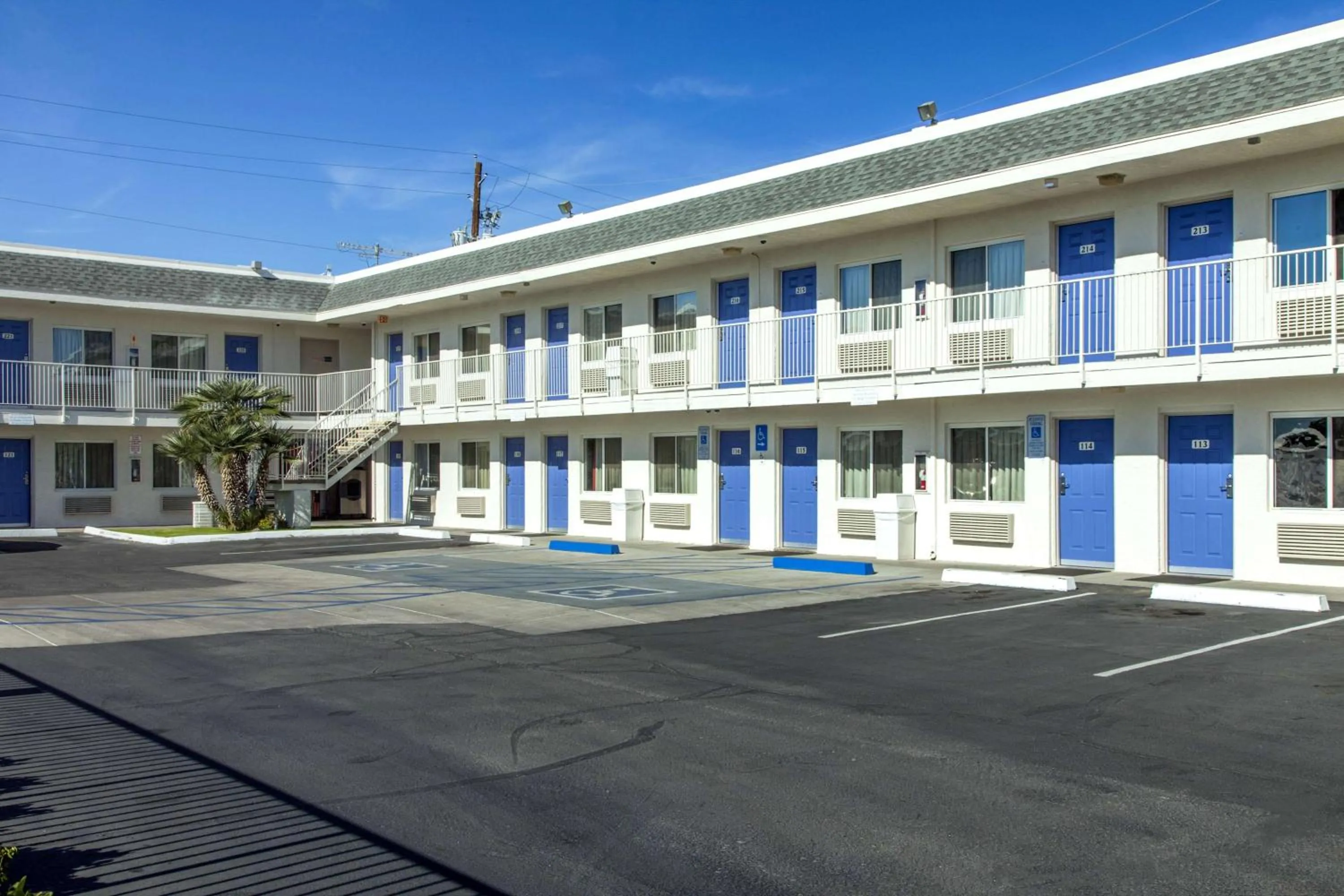 Property building in Motel 6-Phoenix, AZ - Airport - 24th Street