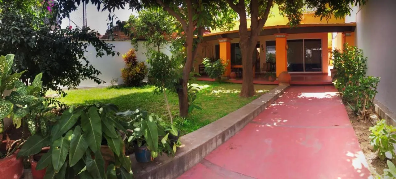 Los Nardos Hostel -pet friendly-